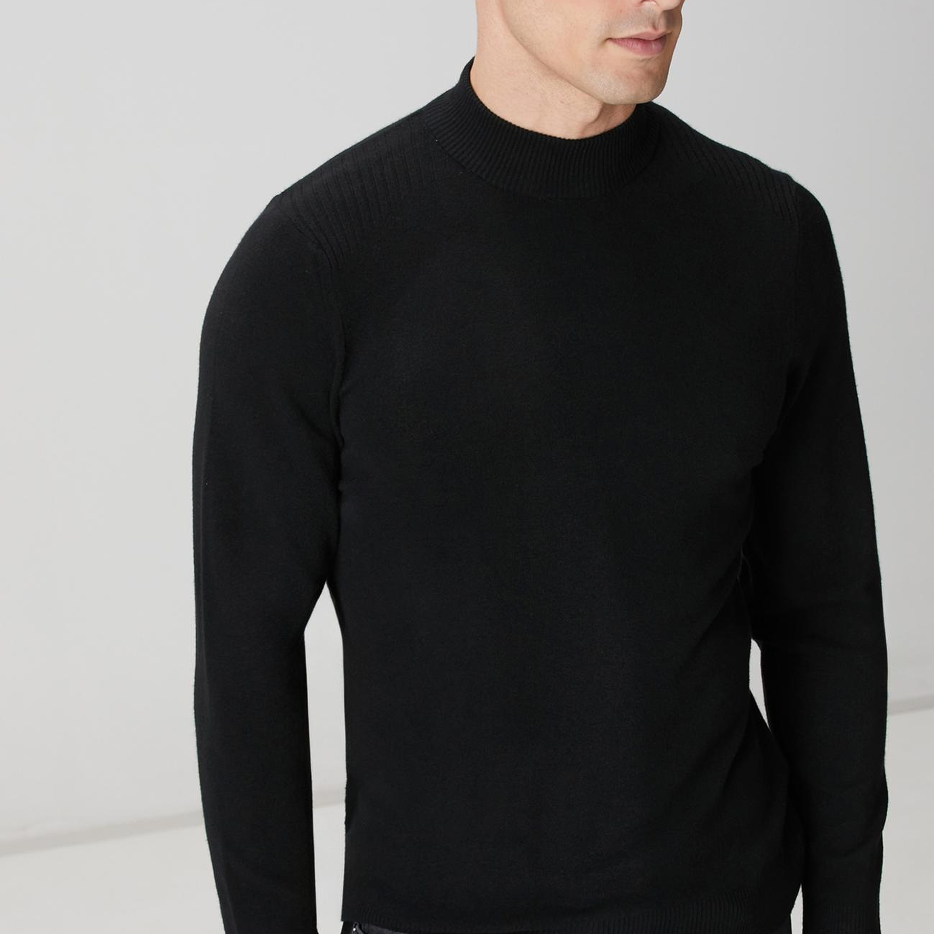 Network Erkek Siyah Yarım Balıkçı Yaka Kazak