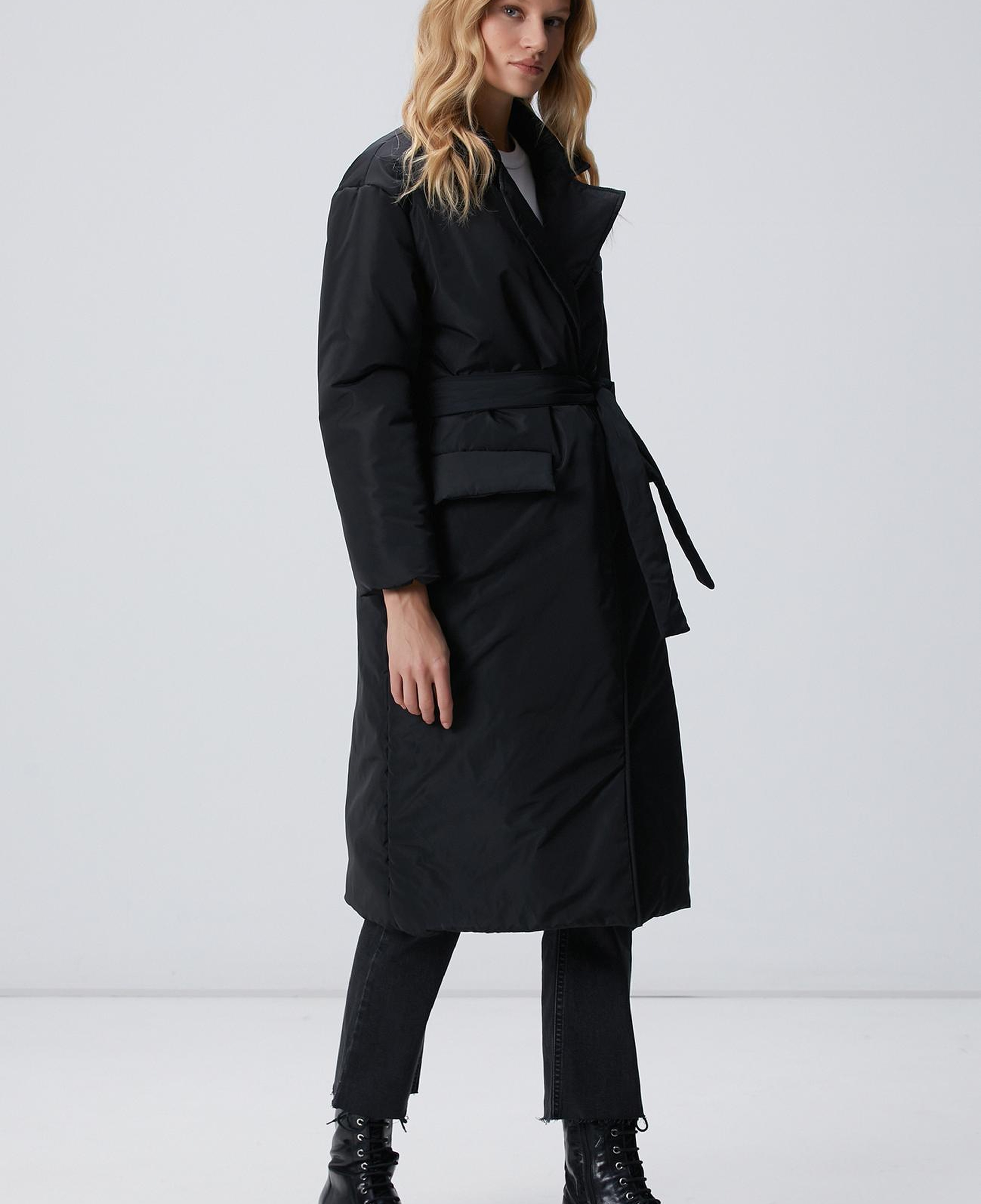 Network Kadın Siyah Belden Kuşaklı Uzun Kaban