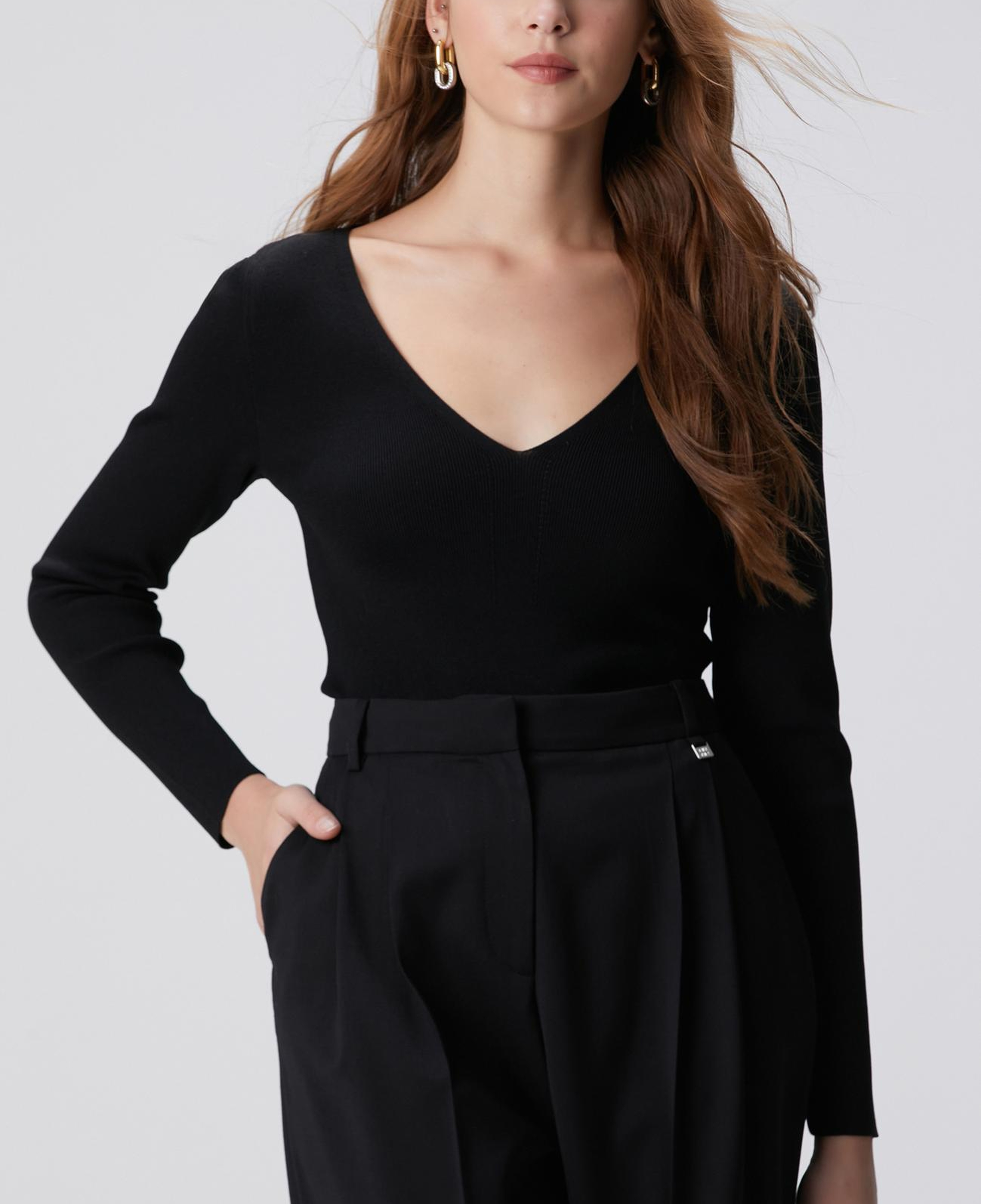 Network Kadın Siyah V Yaka Basic Kazak