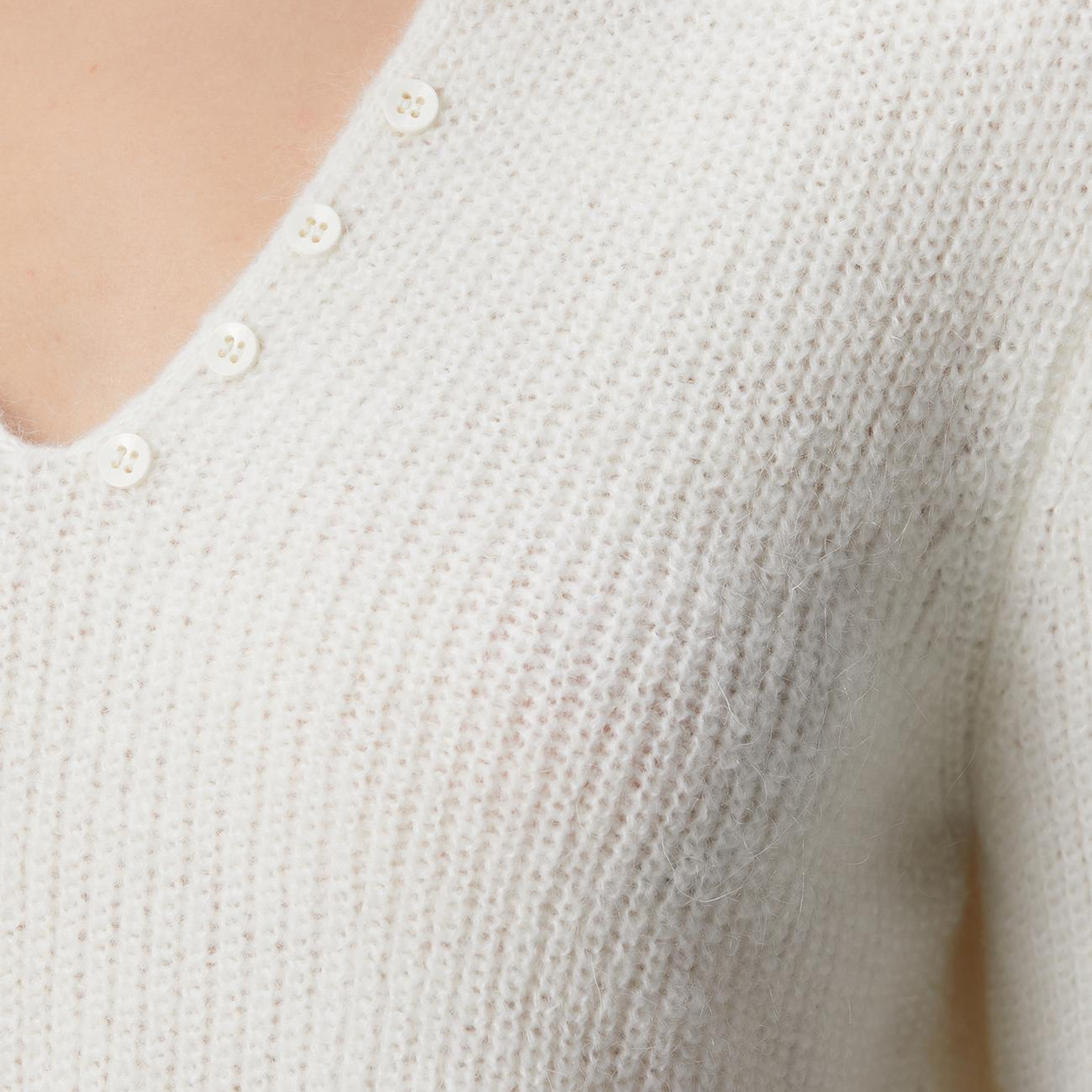 Network Kadın Limited Kırık Beyaz Yumuşak Dokulu Triko Kazak