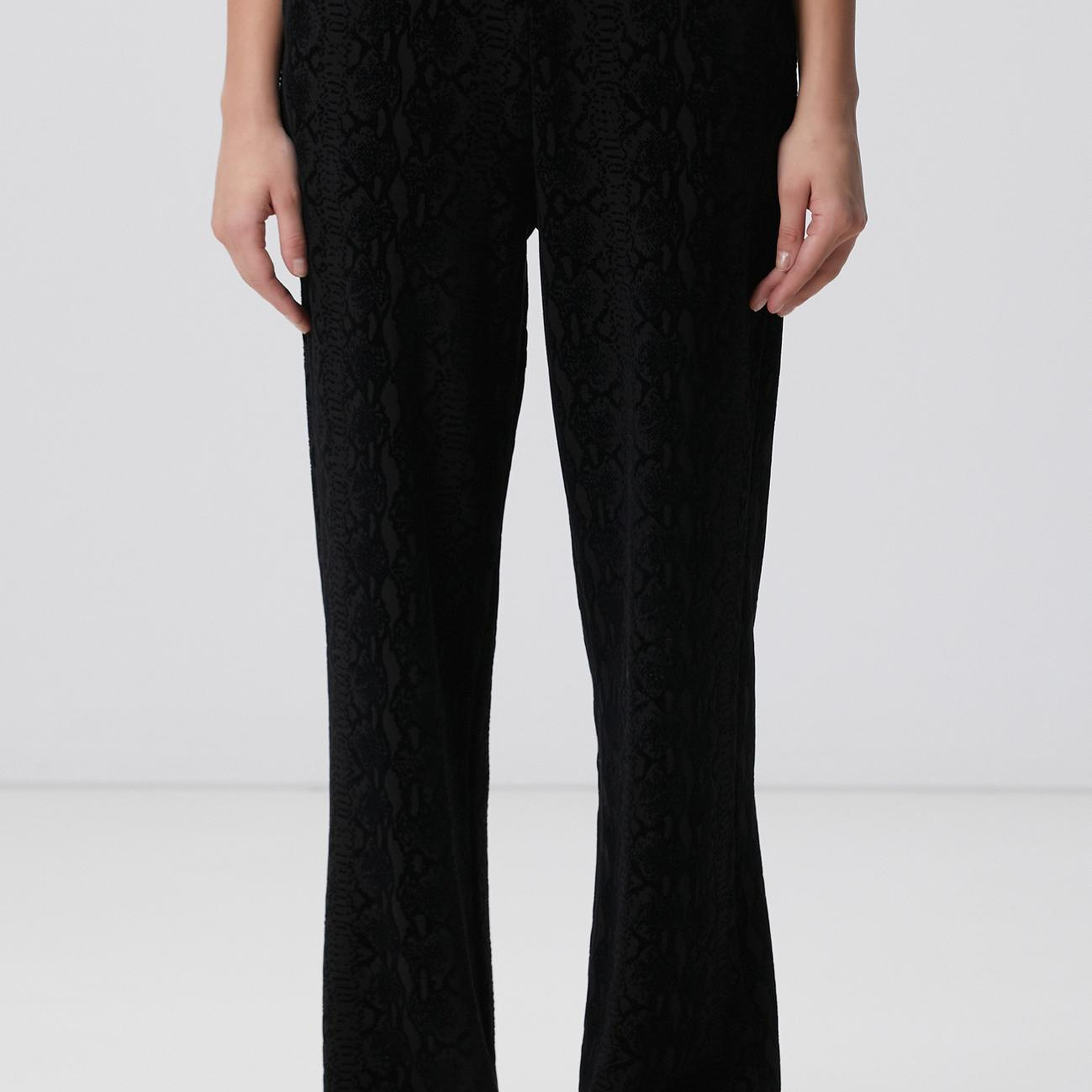 Network Kadın Siyah Baskılı Eşofman