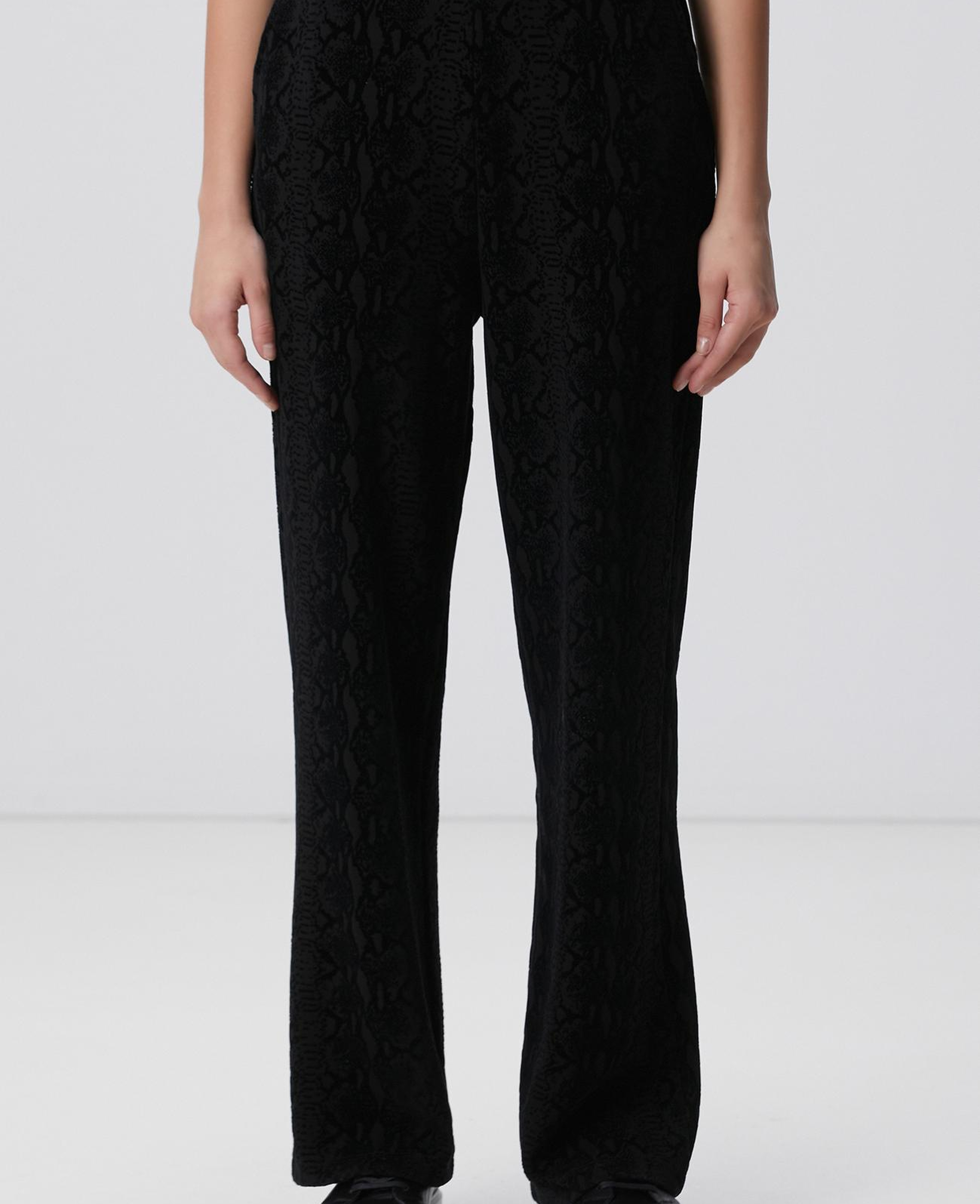 Network Kadın Siyah Baskılı Eşofman