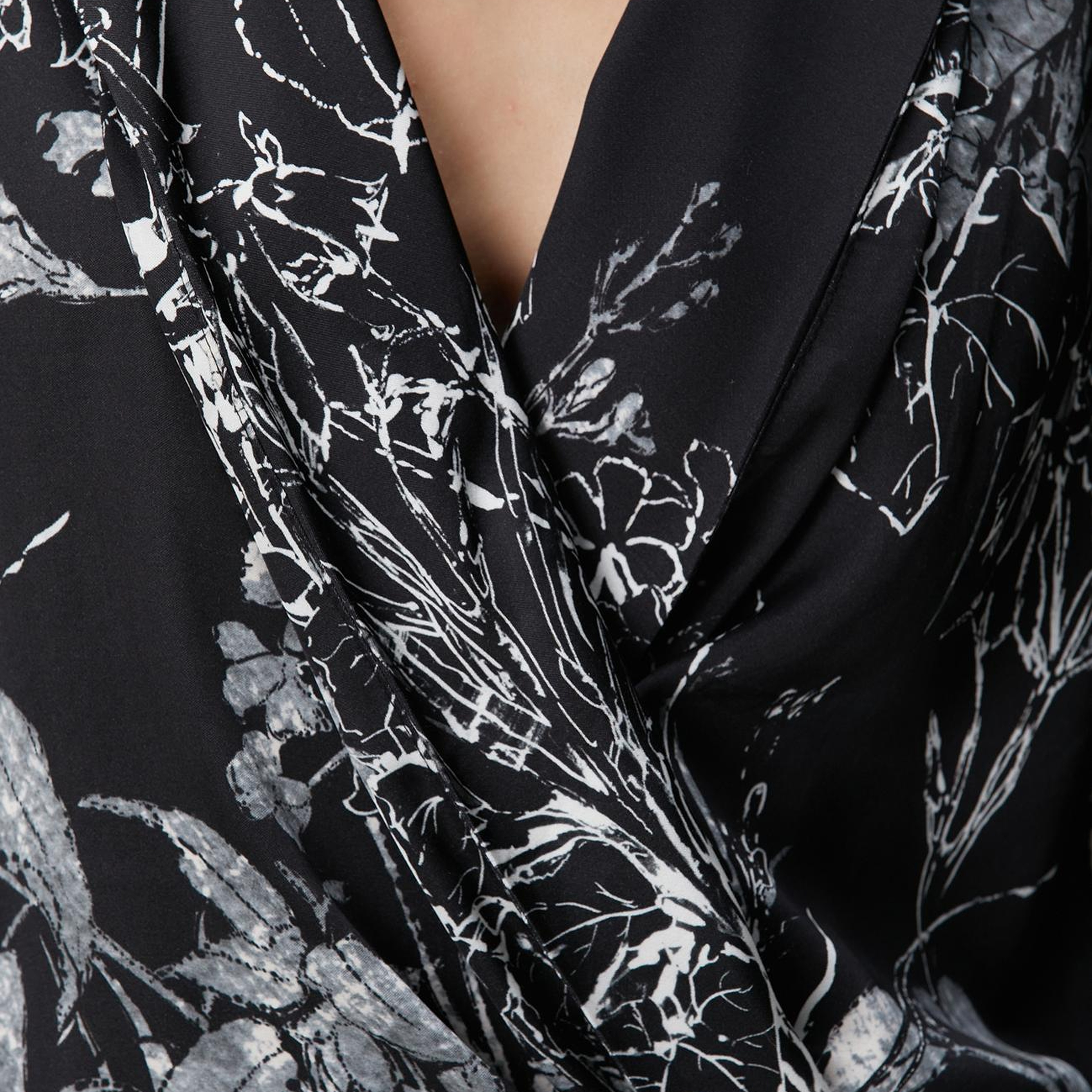 Network Kadın Siyah Kırık Beyaz Desenli Bluz