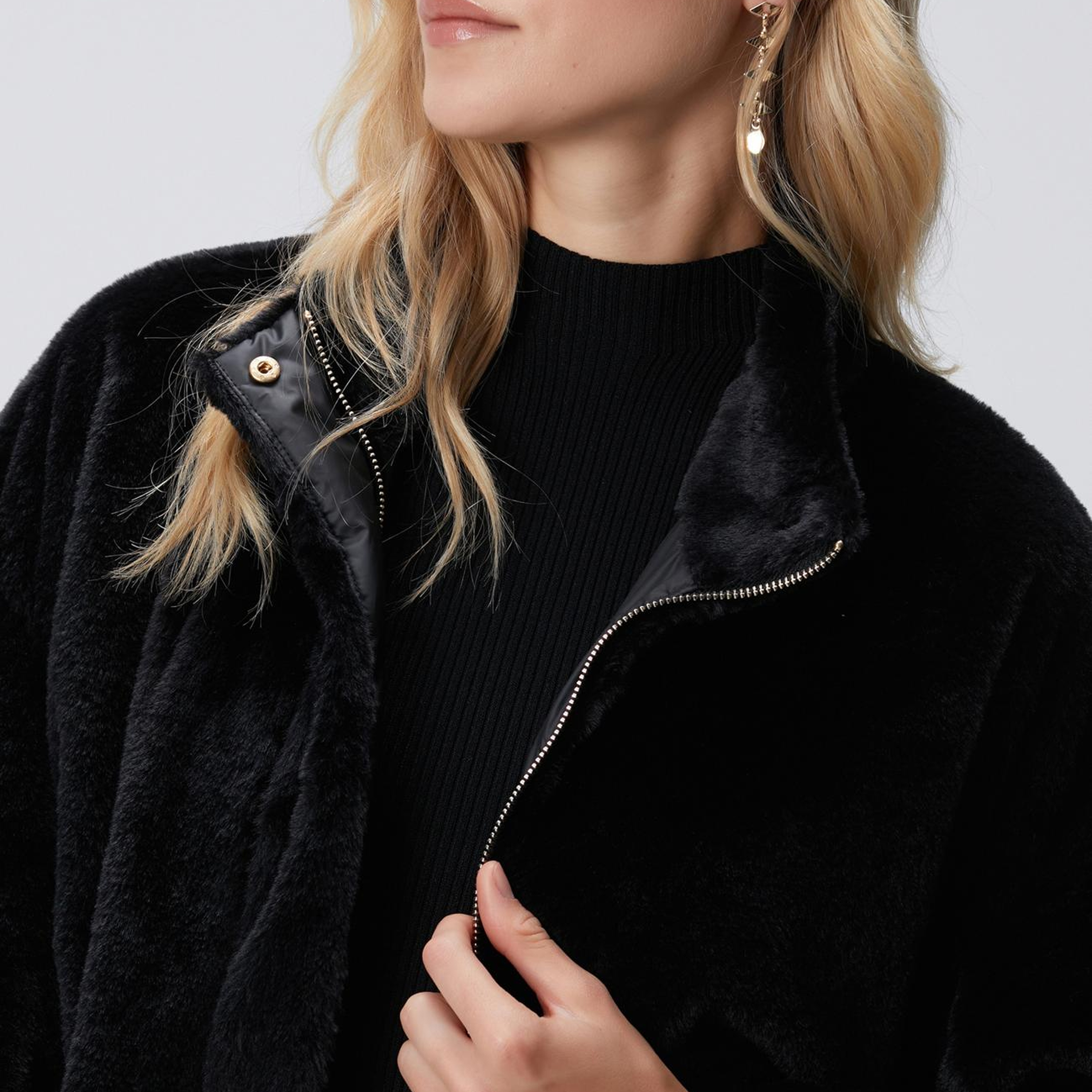 Network Kadın Siyah Cep Detaylı Suni Kürk Mont