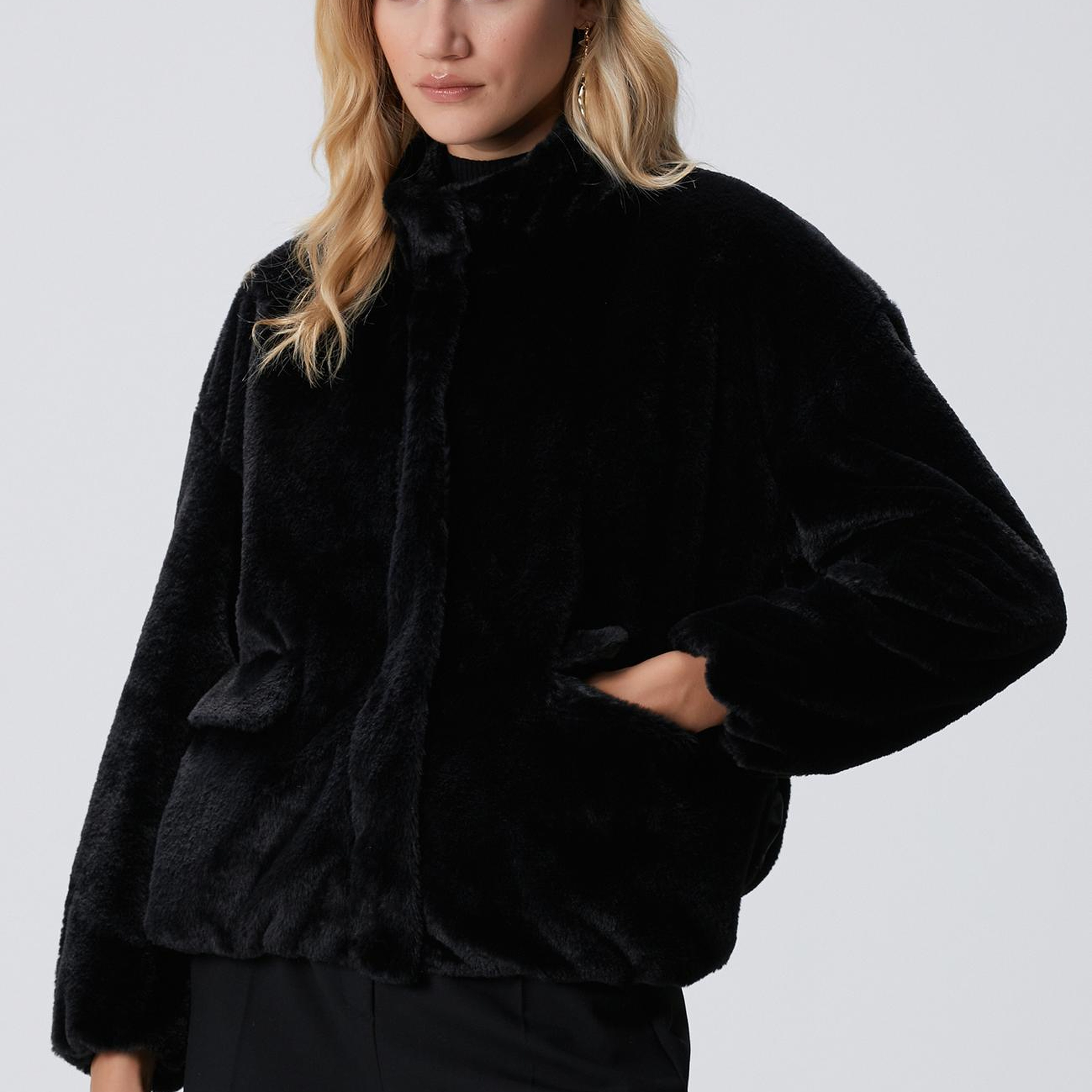 Network Kadın Siyah Cep Detaylı Suni Kürk Mont