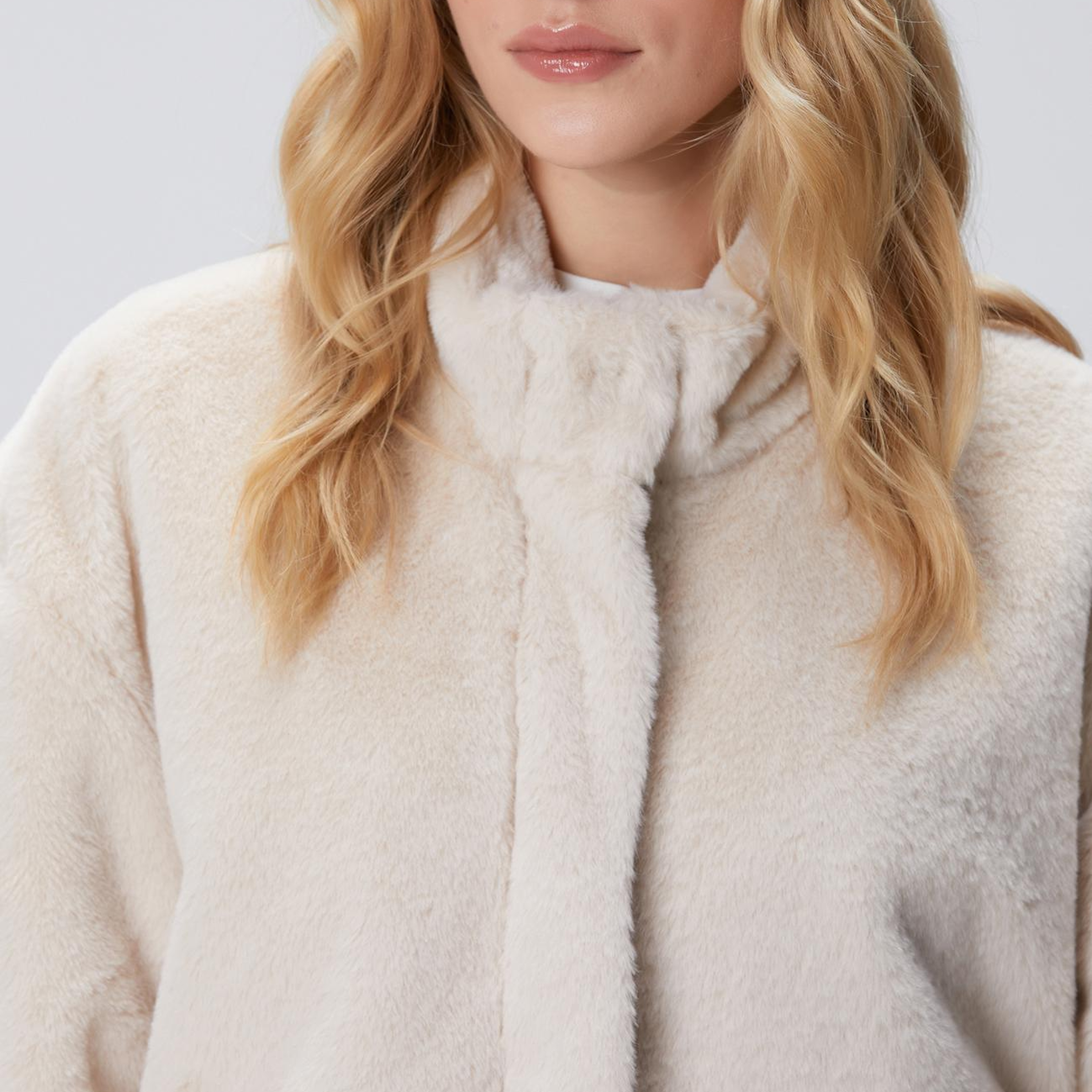 Network Kadın Bej Cep Detaylı Suni Kürk Mont