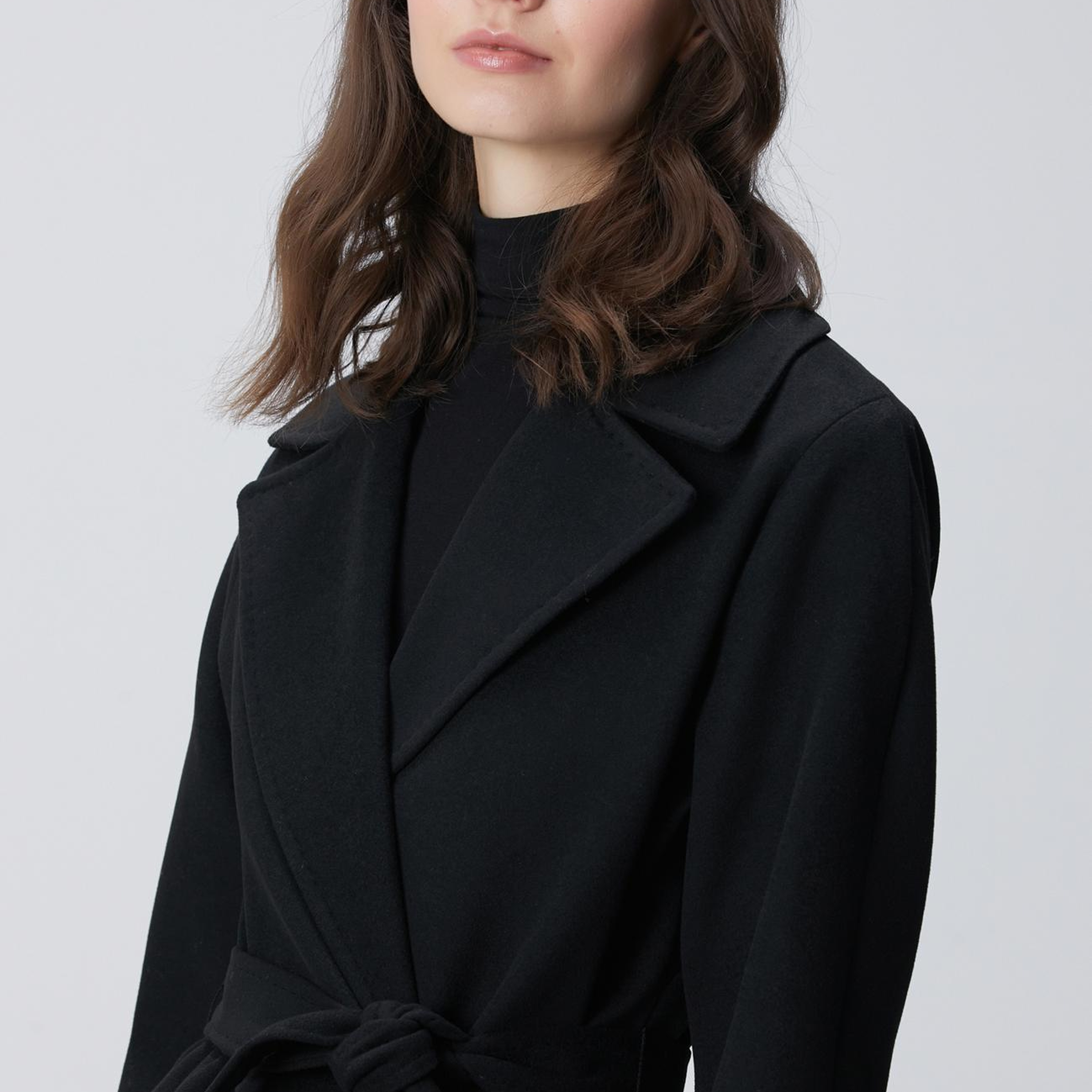 Network Kadın Siyah Geniş Yakalı Manto