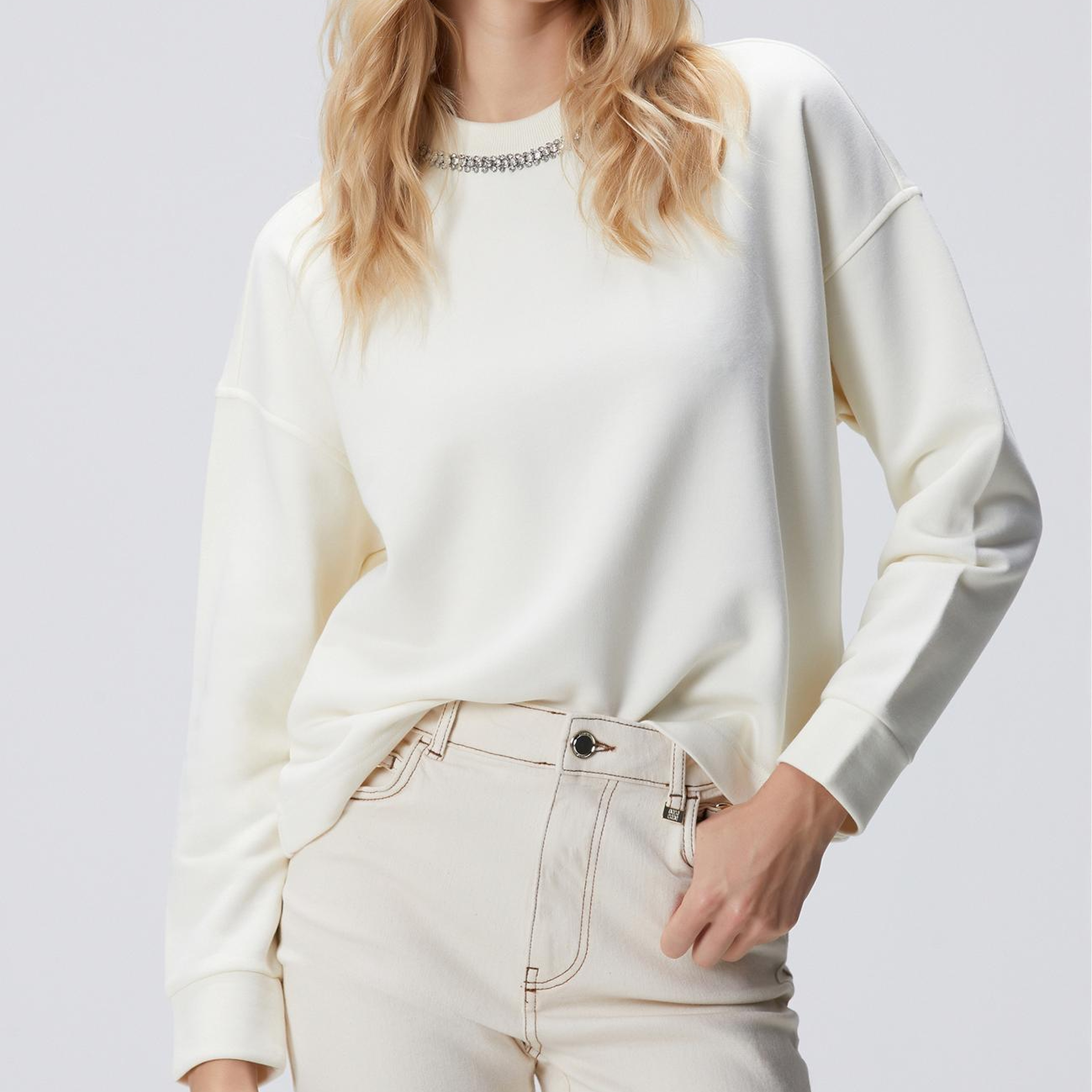 Network Kadın Kırık Beyaz Yakası Taş İşlemeli Sweatshirt