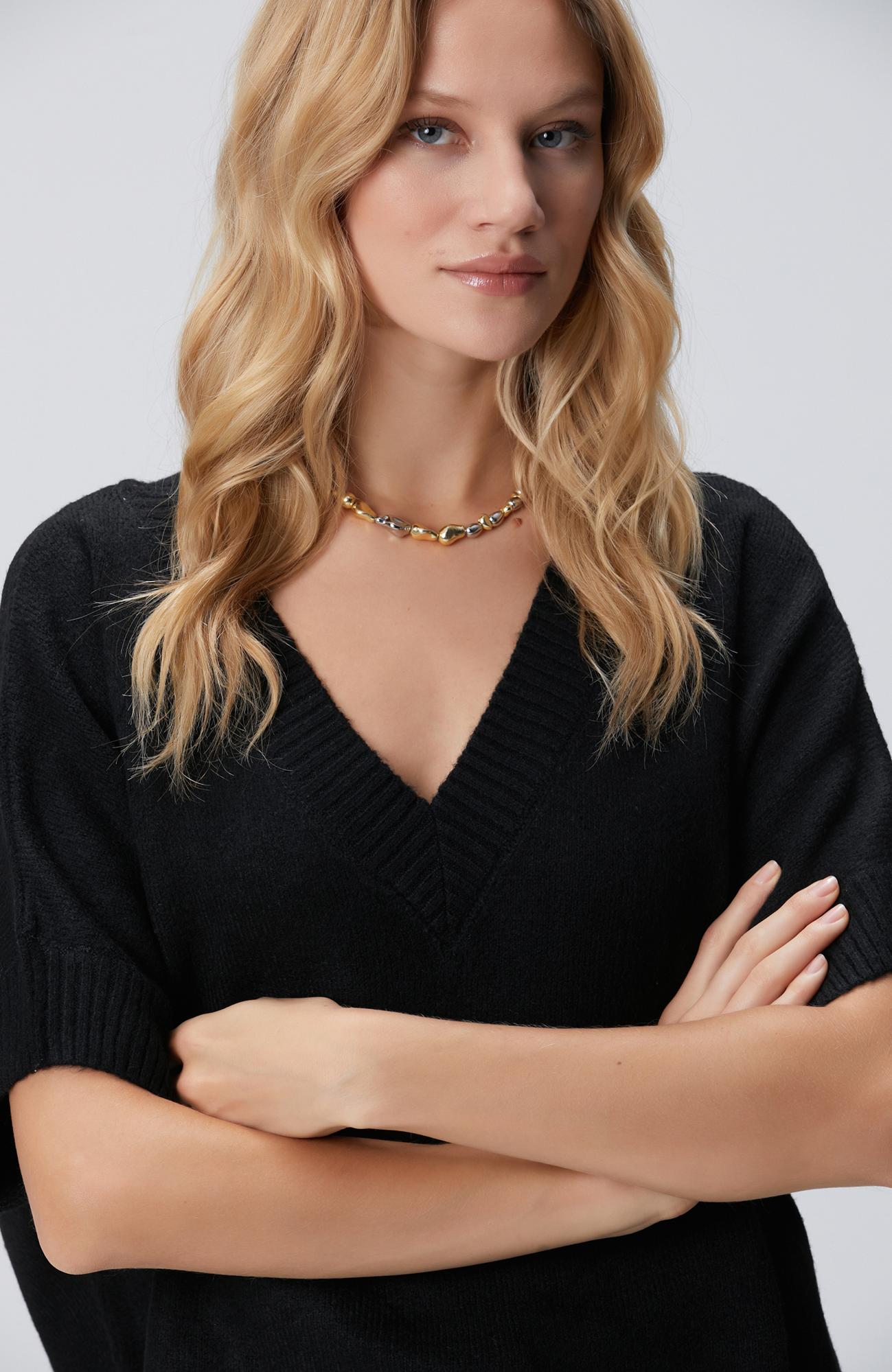 Network Kadın Siyah V Yaka Kısa Kollu Triko Kazak