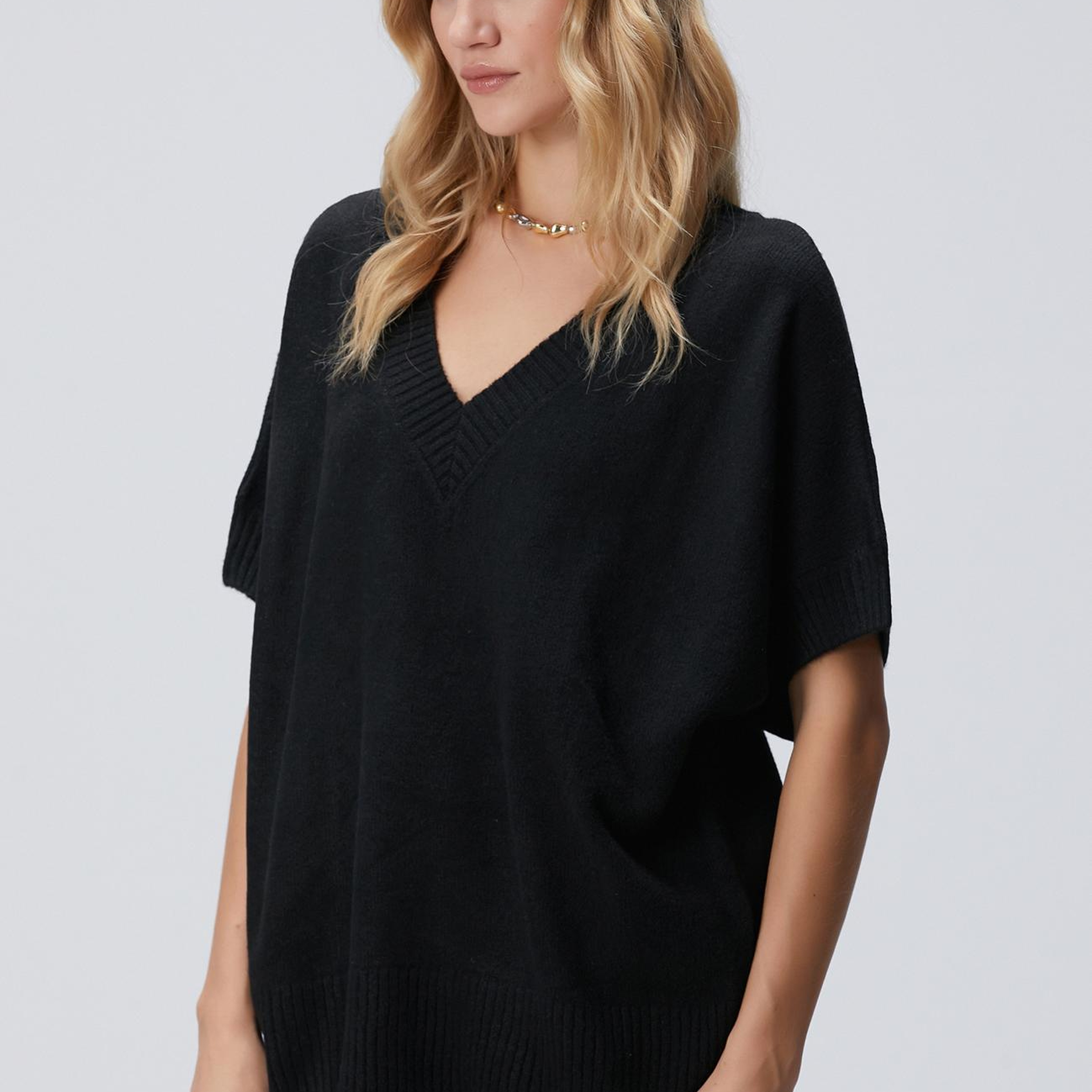 Network Kadın Siyah V Yaka Kısa Kollu Triko Kazak