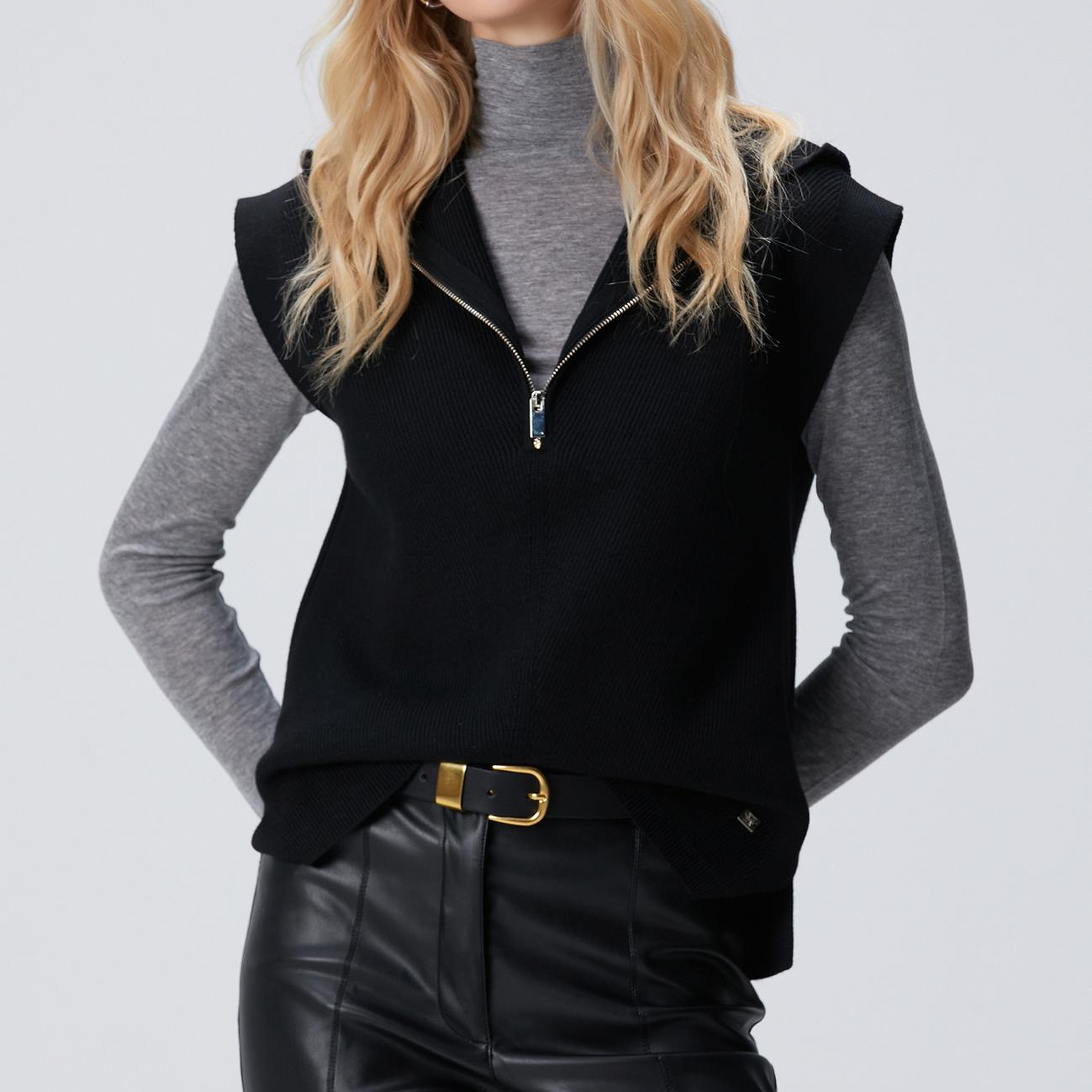 Network Kadın Siyah Verev Desen Örgü Kapüşonlu Kolsuz Kazak