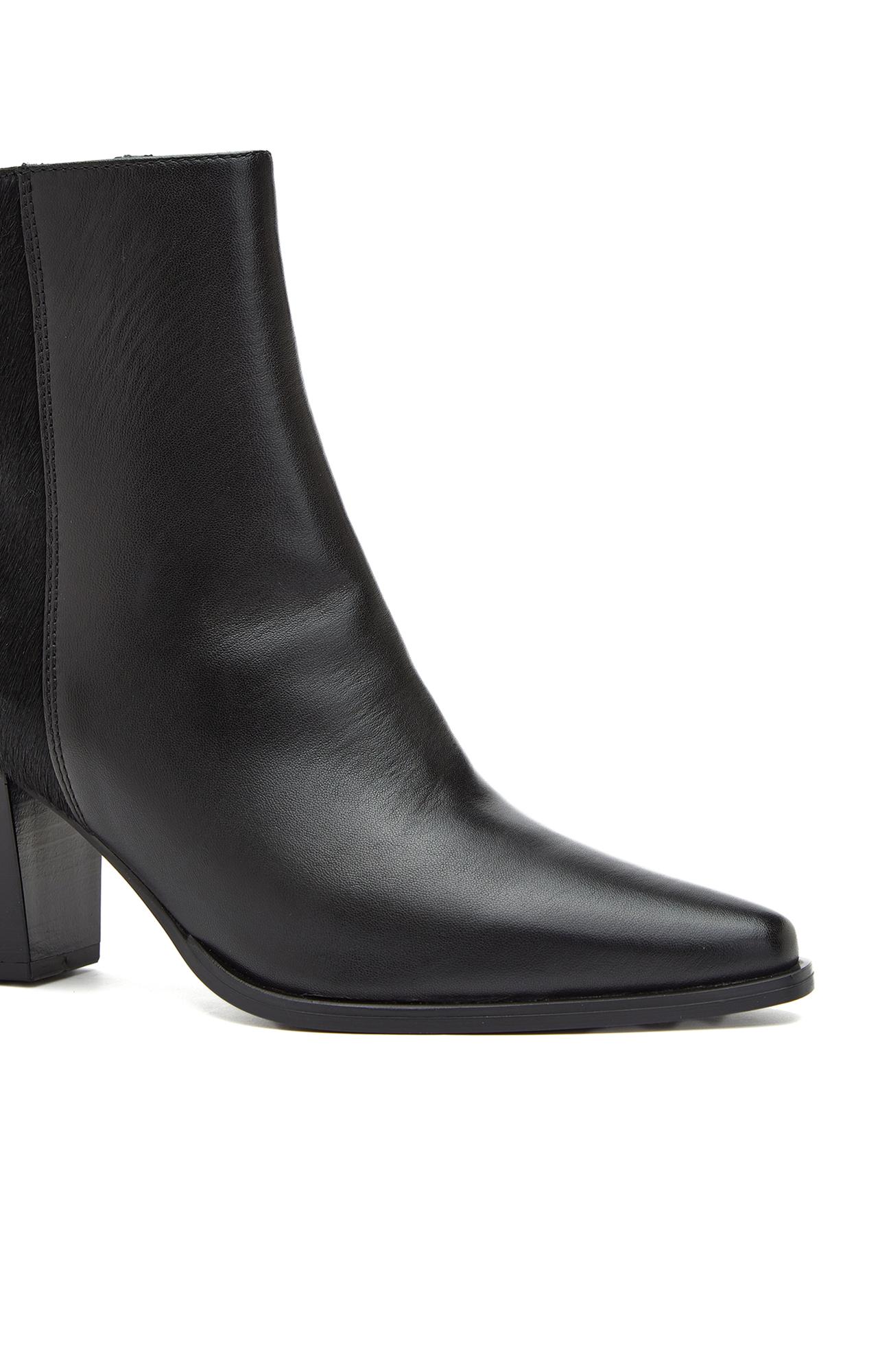 Divarese Kadın Siyah Tay Tüyü Detaylı Western Deri Bot