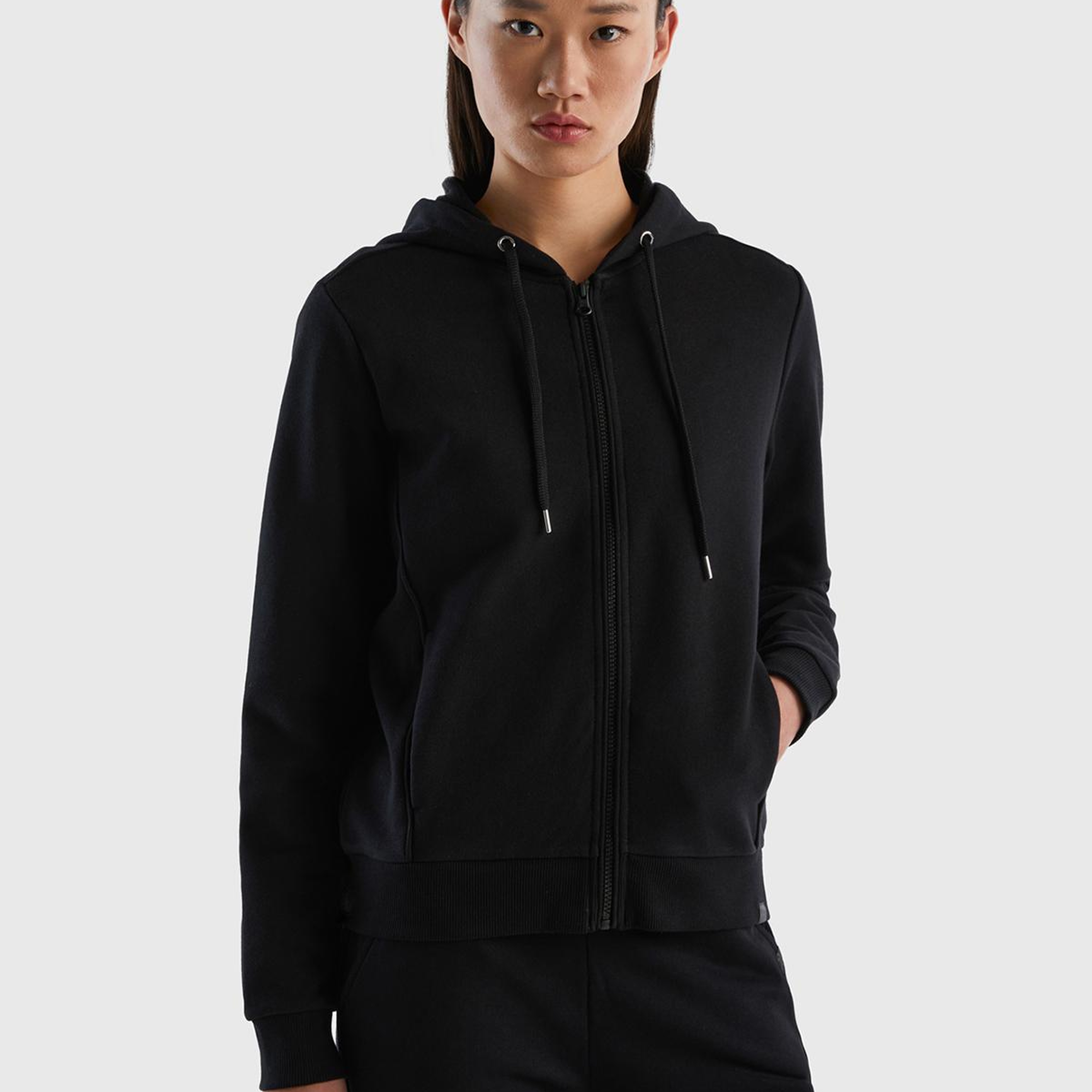 Kadın Siyah Fermuarlı Kapüşonlu Sweatshirt