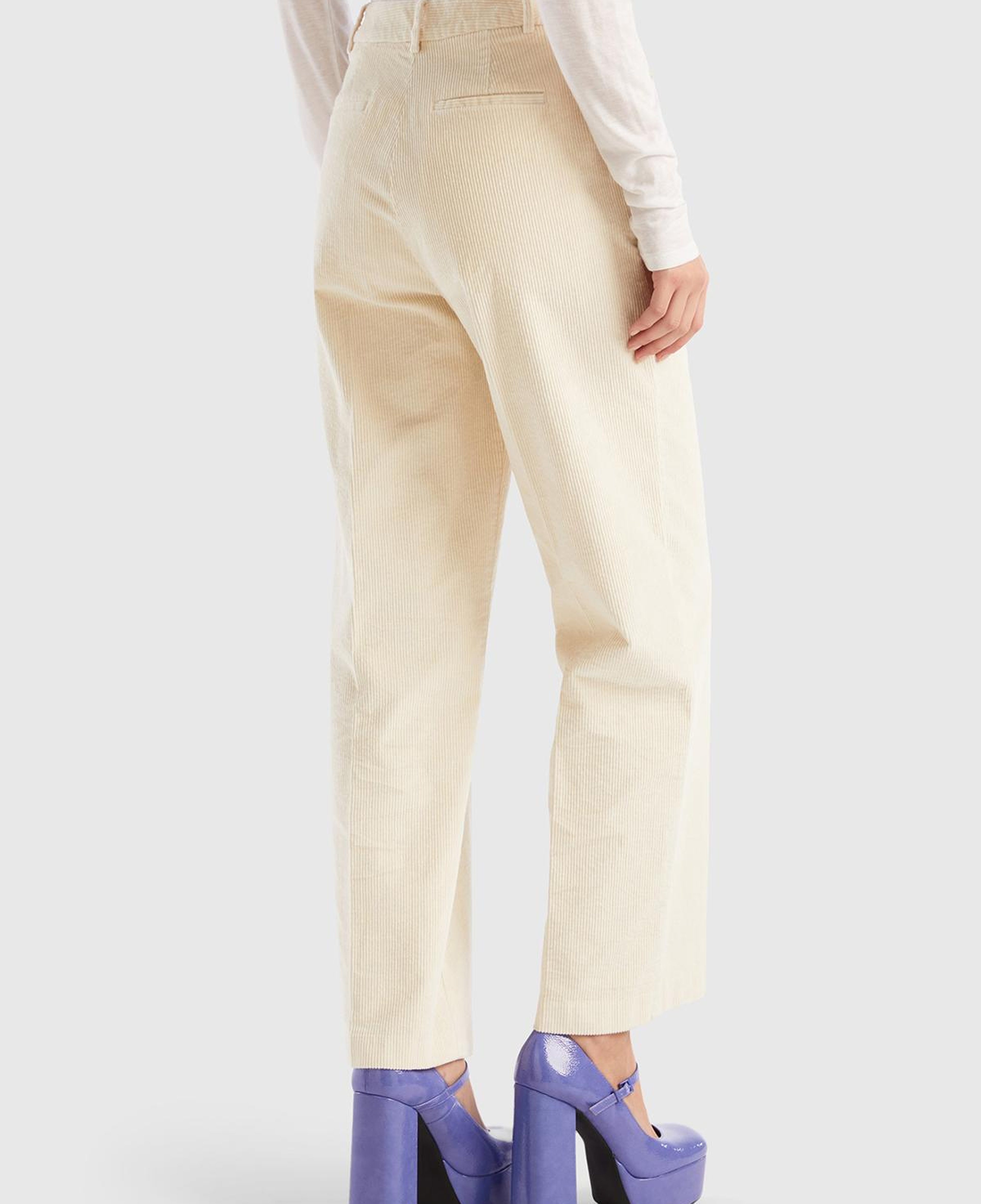 Kadın Krem Düz Paça Kadife Pantolon