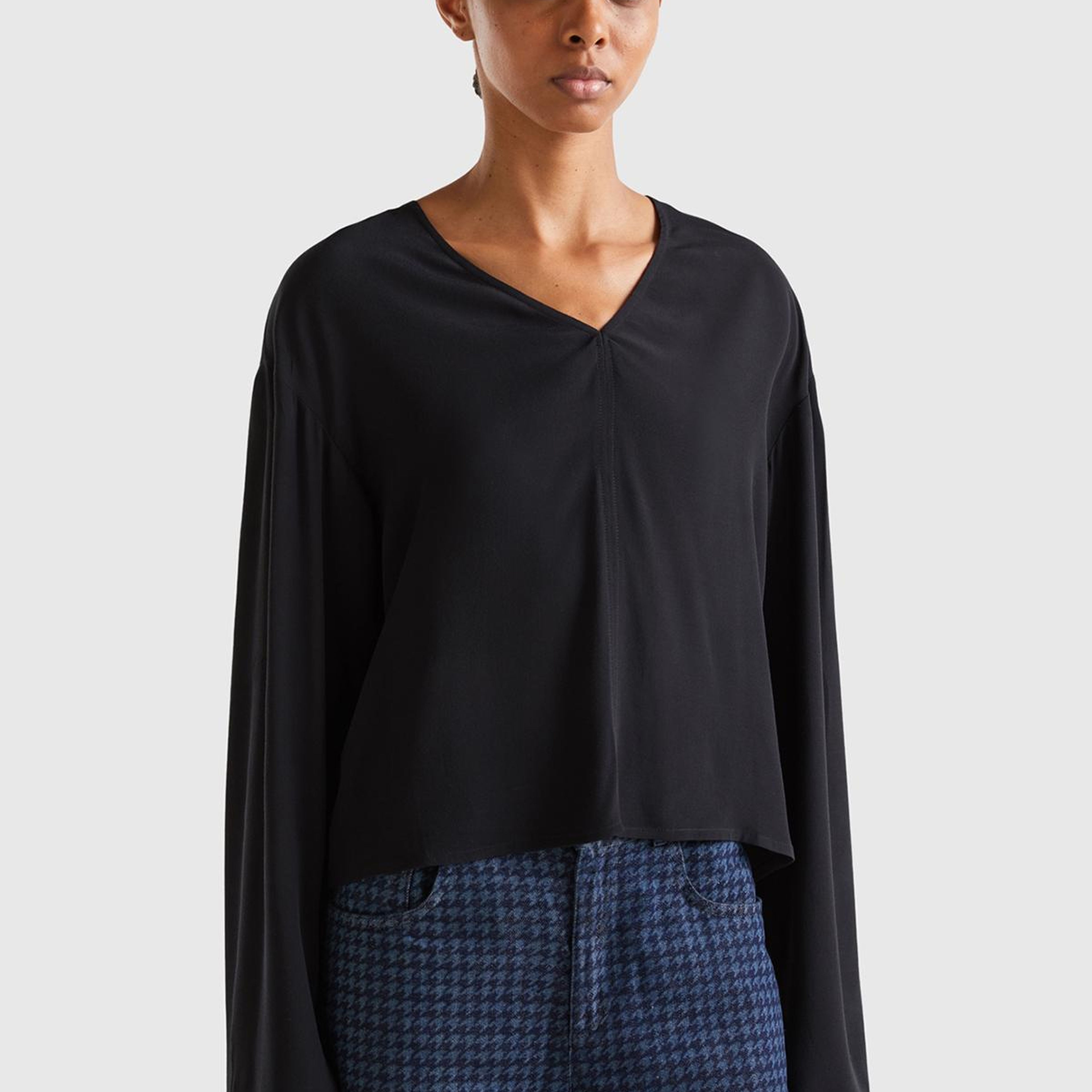 Kadın Siyah V Yaka Viskoz Bluz