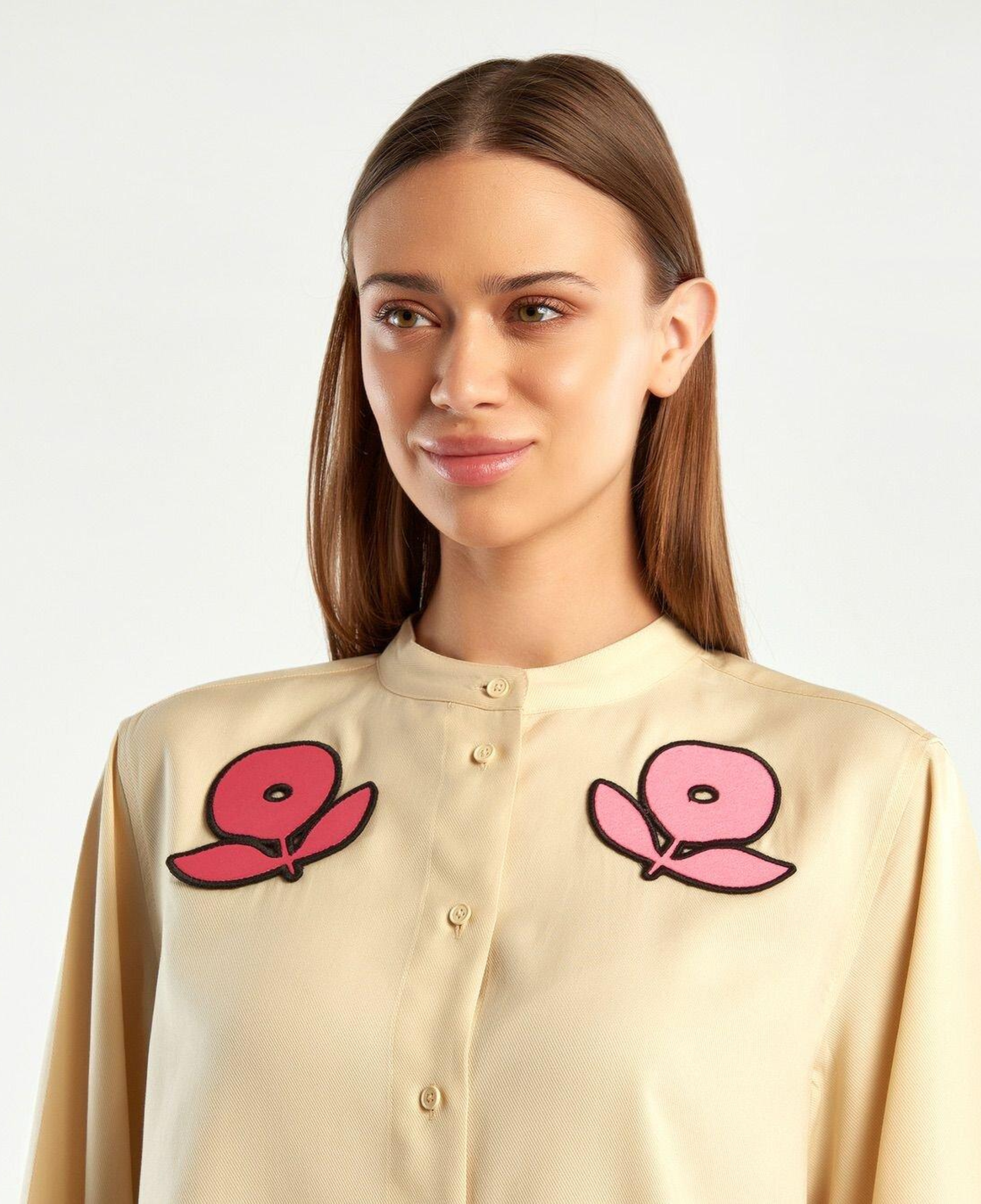 Kadın Bej Liyosel Hakim Yaka Çiçek Desenli Gömlek