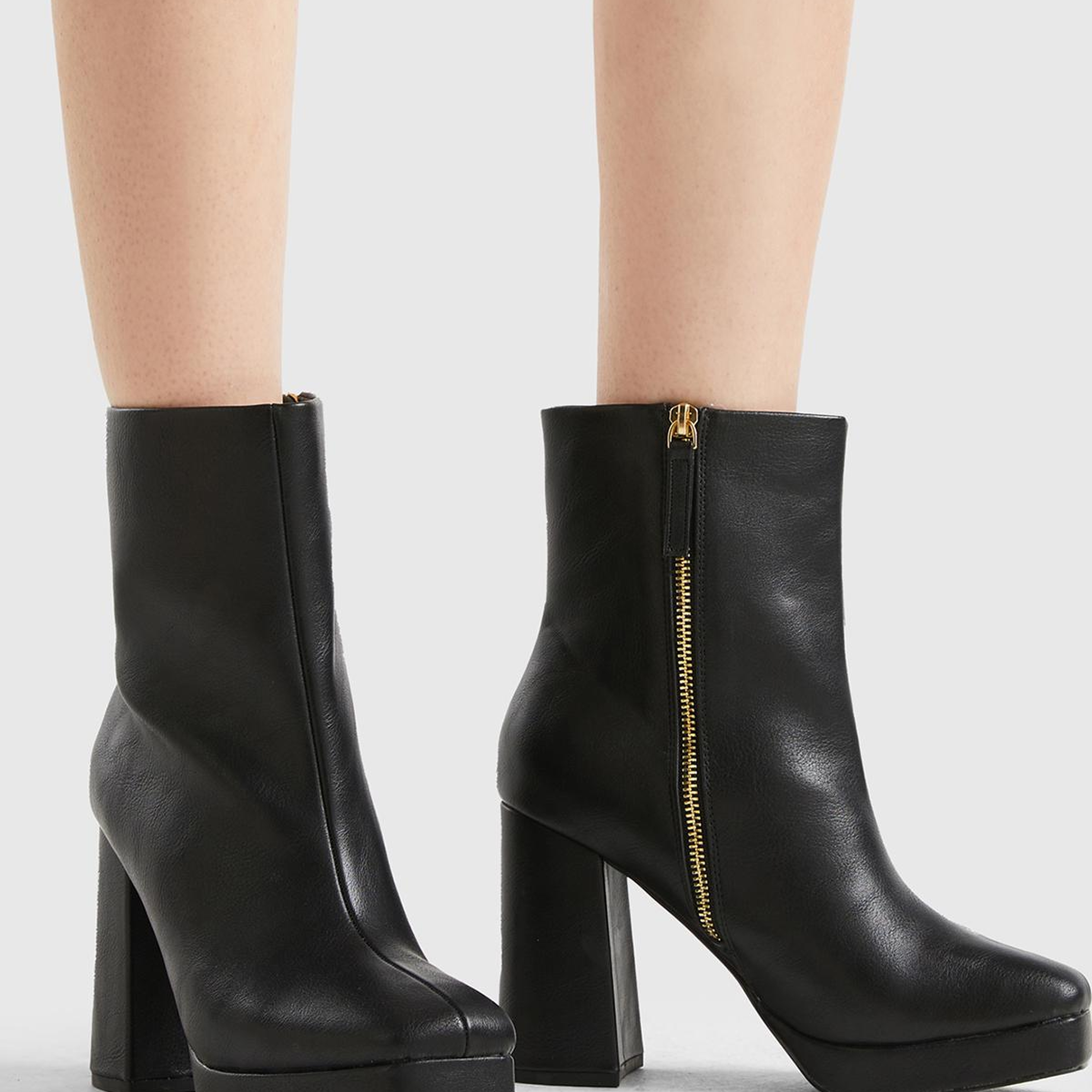 Kadın Siyah Suni Deri Yarım Çizme