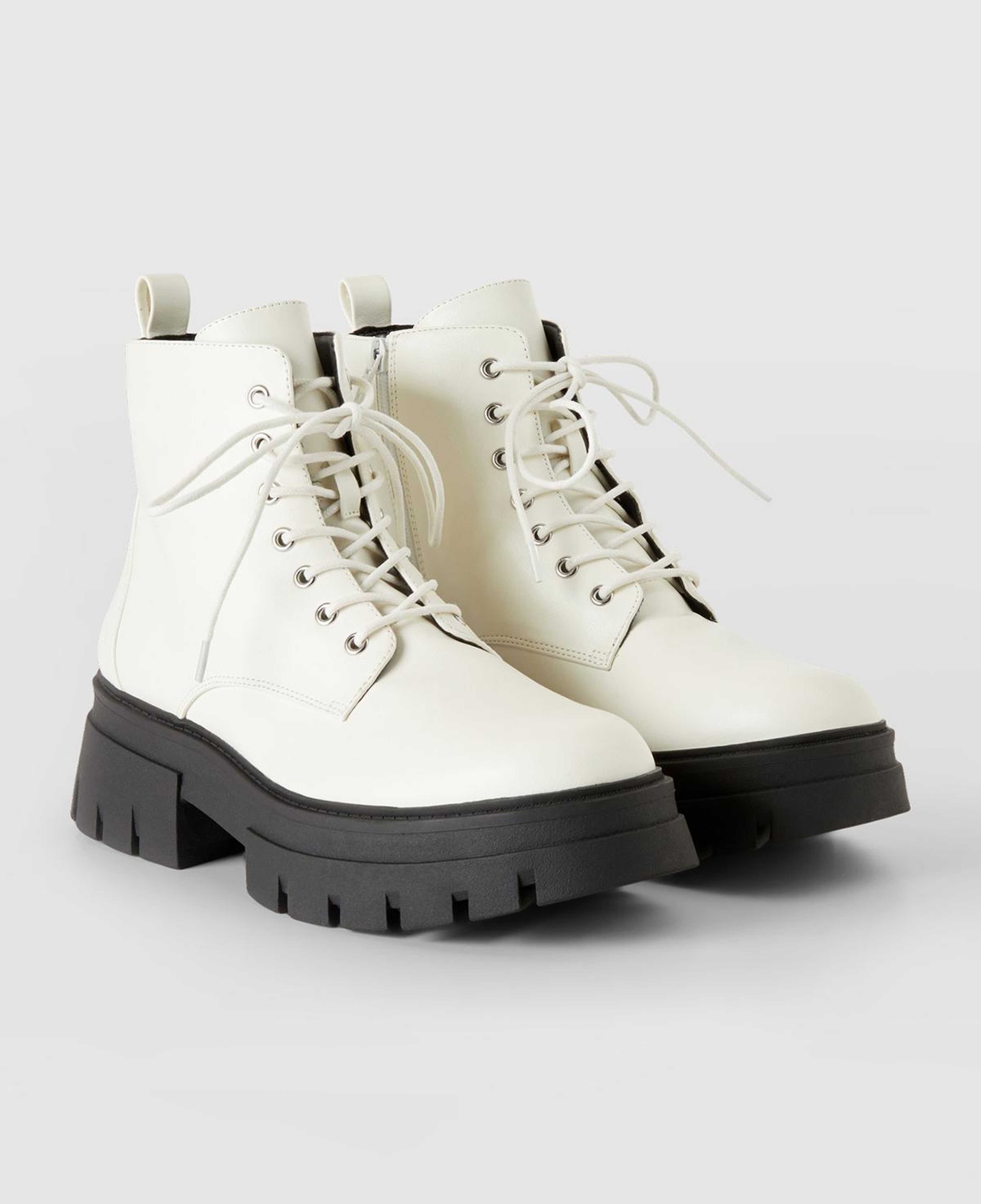 Kadın Beyaz Suni Deri Bot