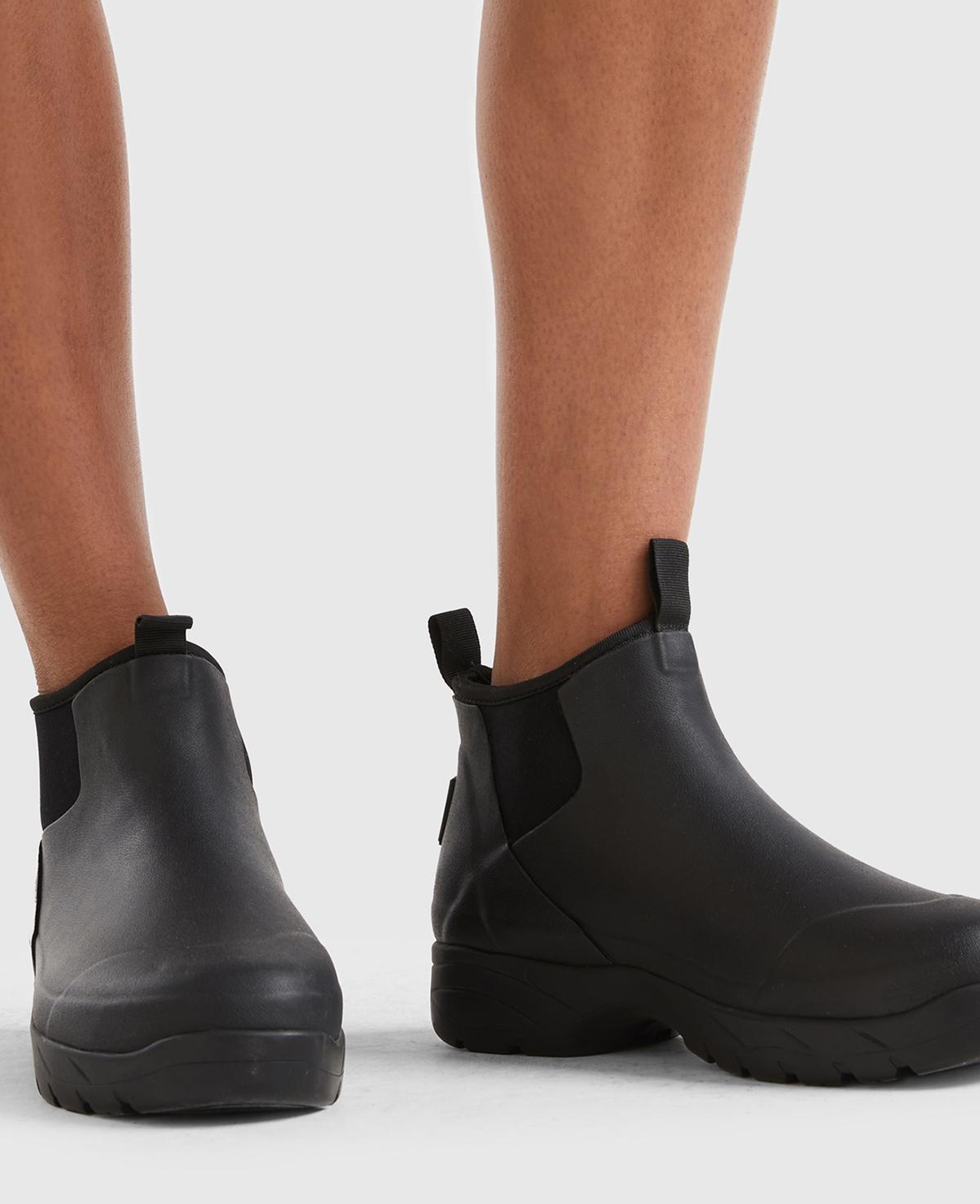 Unisex Siyah Suni Deri Yarım Bot