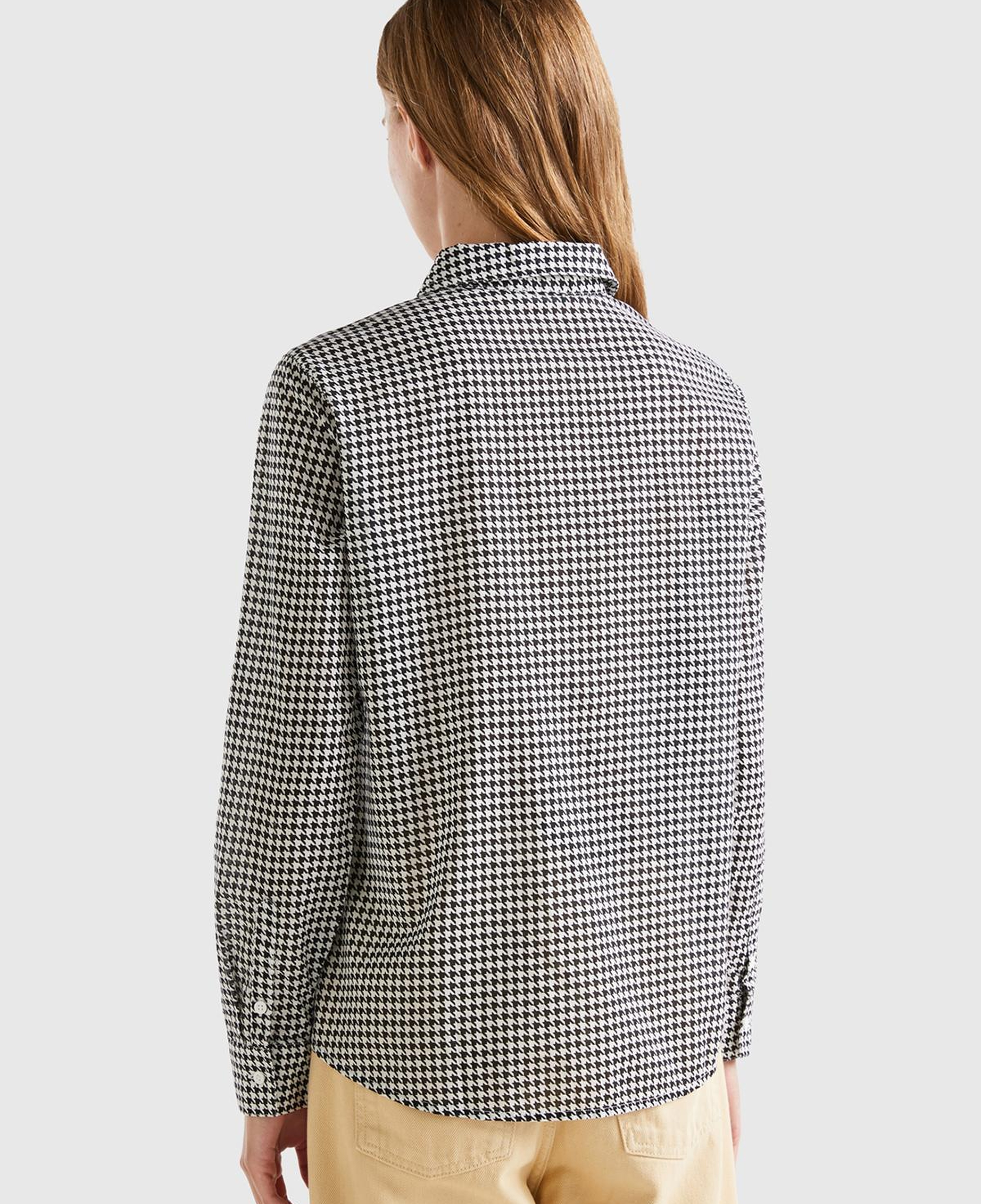 Kadın Siyah-Beyaz Desenli Koton Gömlek