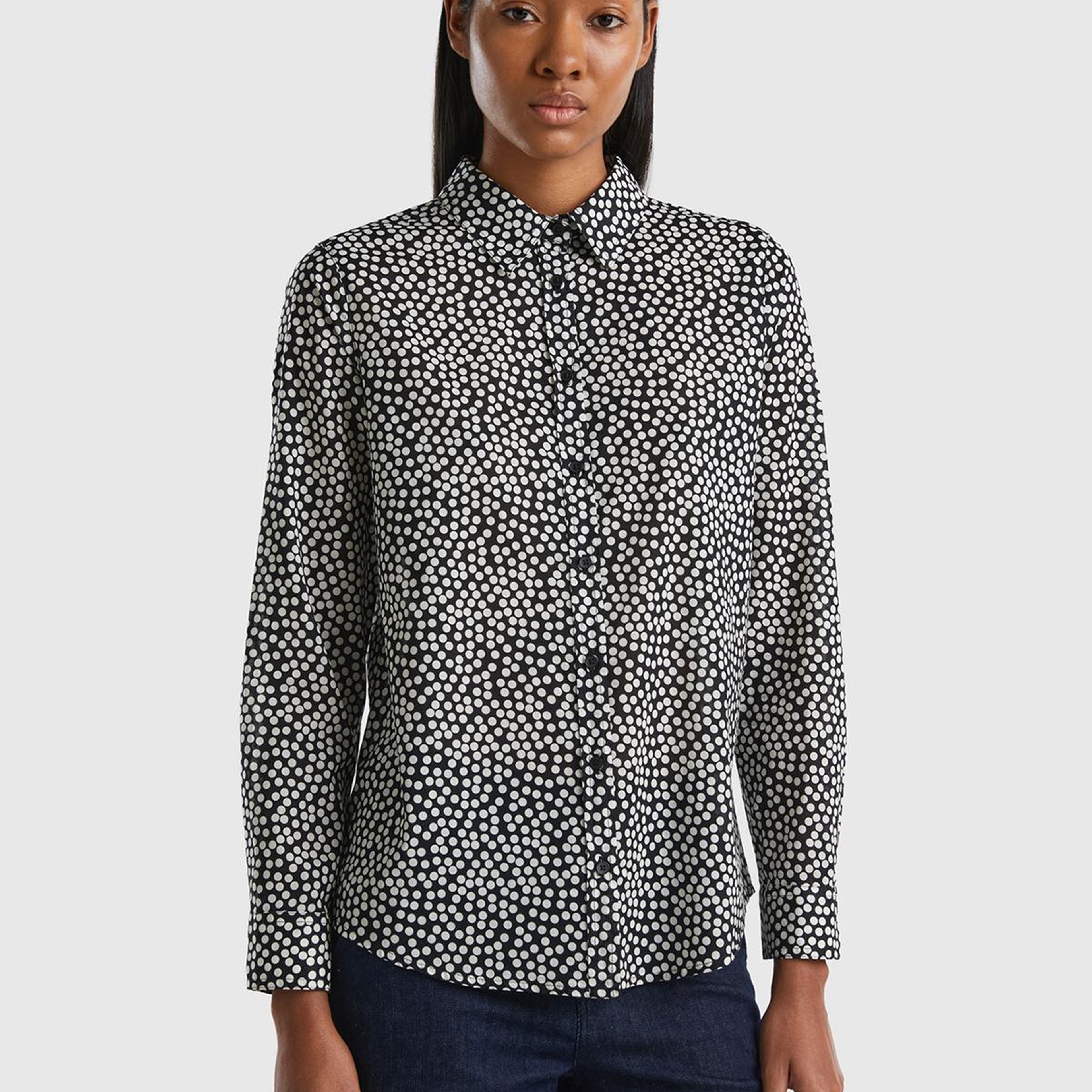 Kadın Siyah Beyaz Çiçekli Desenli Koton Gömlek