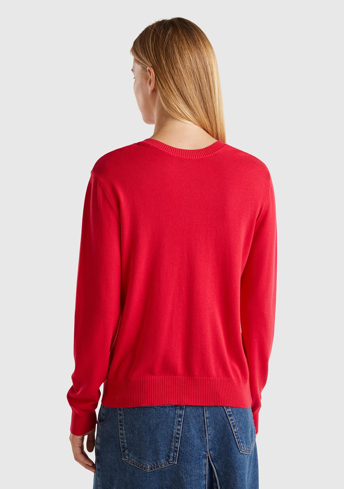 Kadın Kırmızı Pamuk ve Modal Karışımlı Önü V Arkası Yuvarlak Yaka Kazak