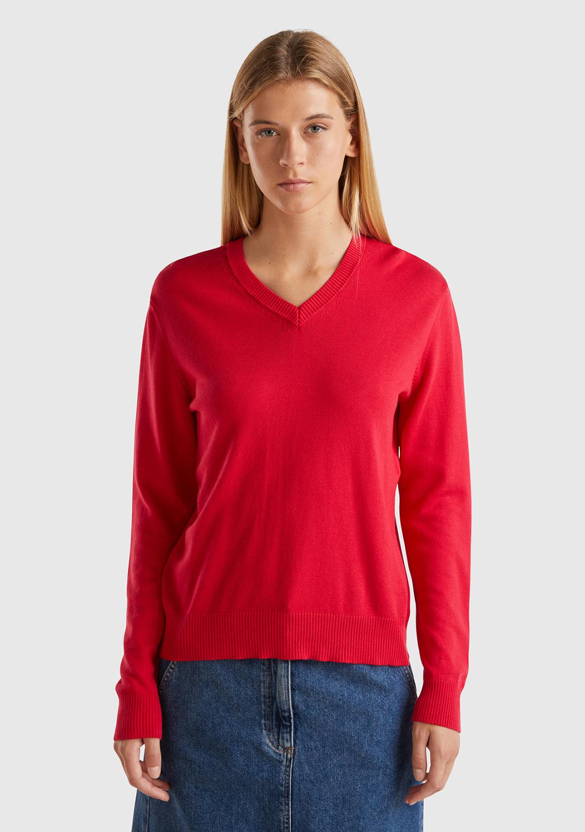 Kadın Kırmızı Pamuk ve Modal Karışımlı Önü V Arkası Yuvarlak Yaka Kazak