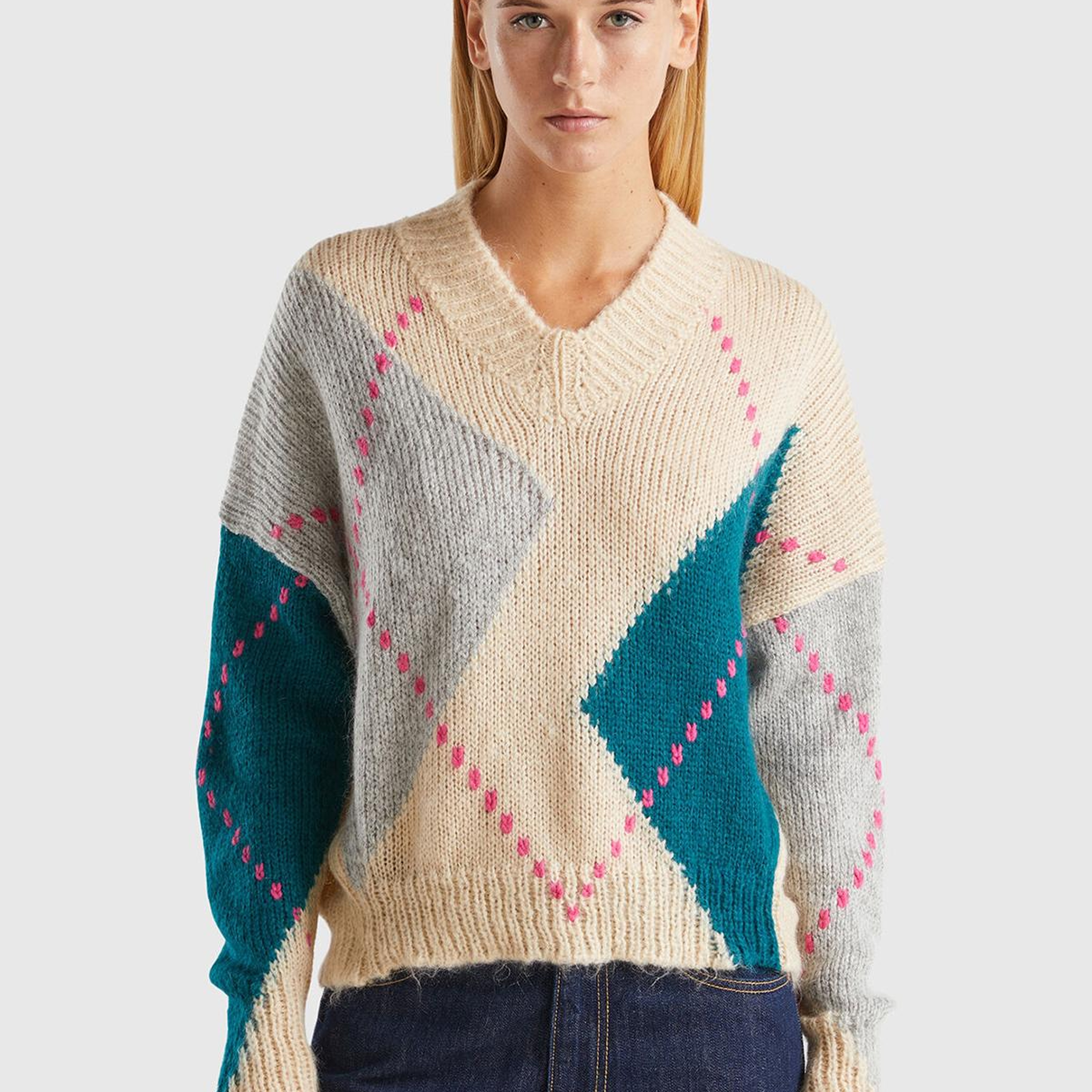 Kadın Bej Mix Moher Karışımlı Renk Detaylı Düşük Omuz V Yaka Kazak