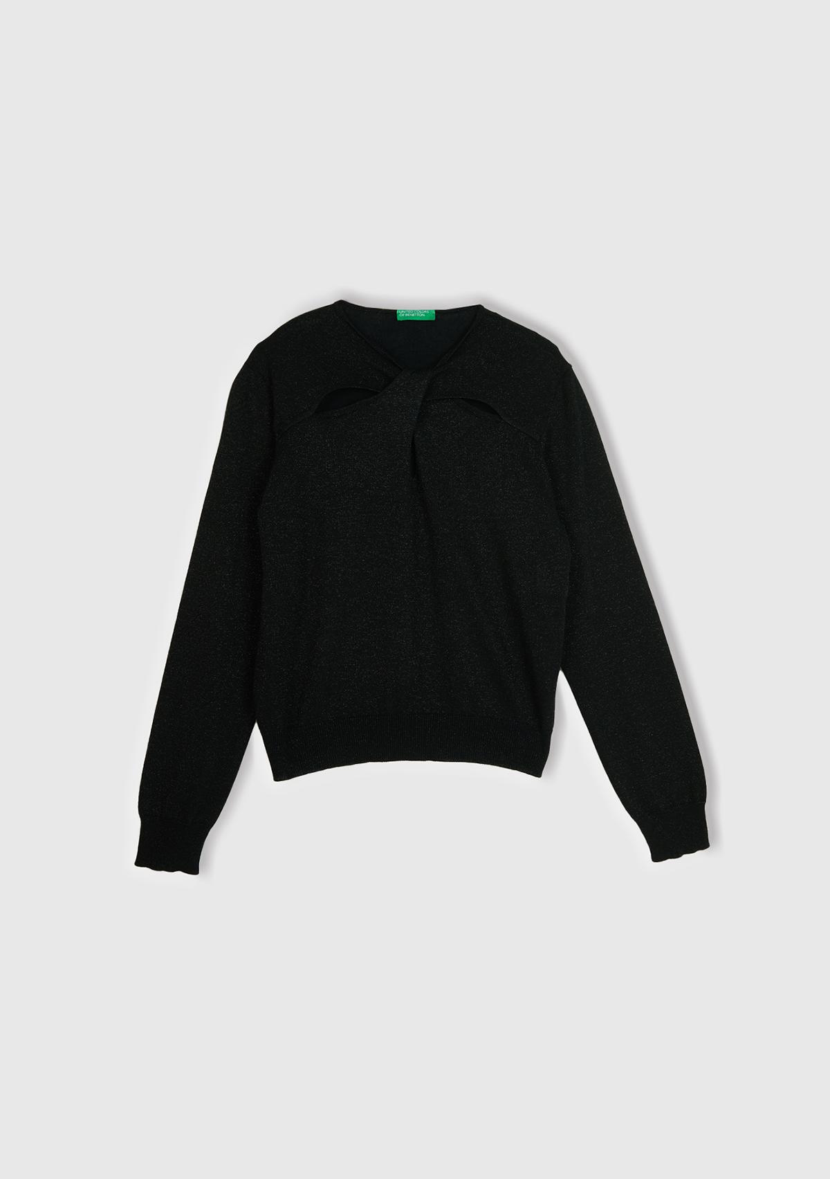 Kadın Siyah Pamuk ve Viskoz Karışımlı Önü Kesik Detaylı Simli Kazak