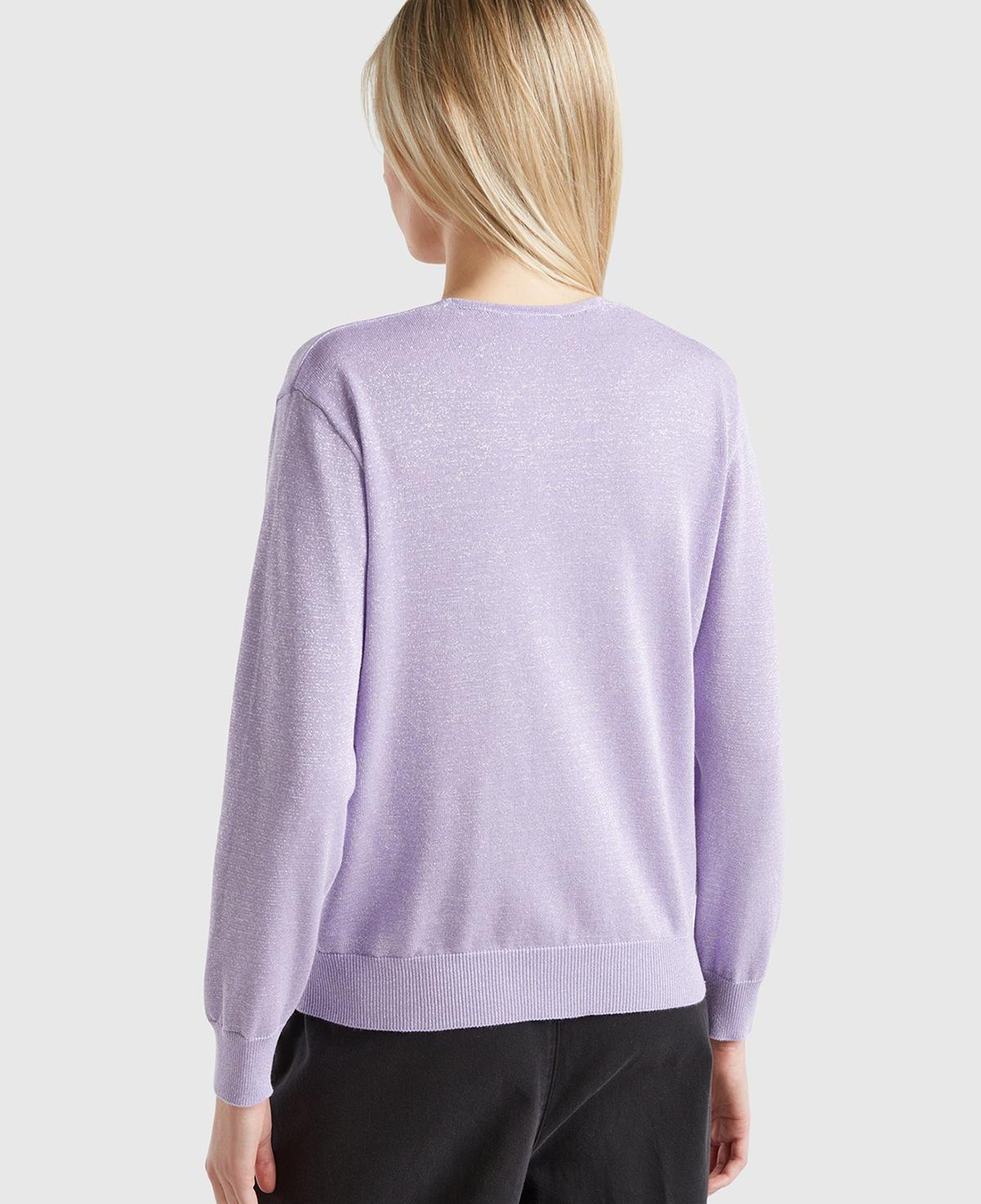 Kadın Pembe Pamuk ve Viskoz Karışımlı Rahat Kesim Geniş V Yaka Kazak