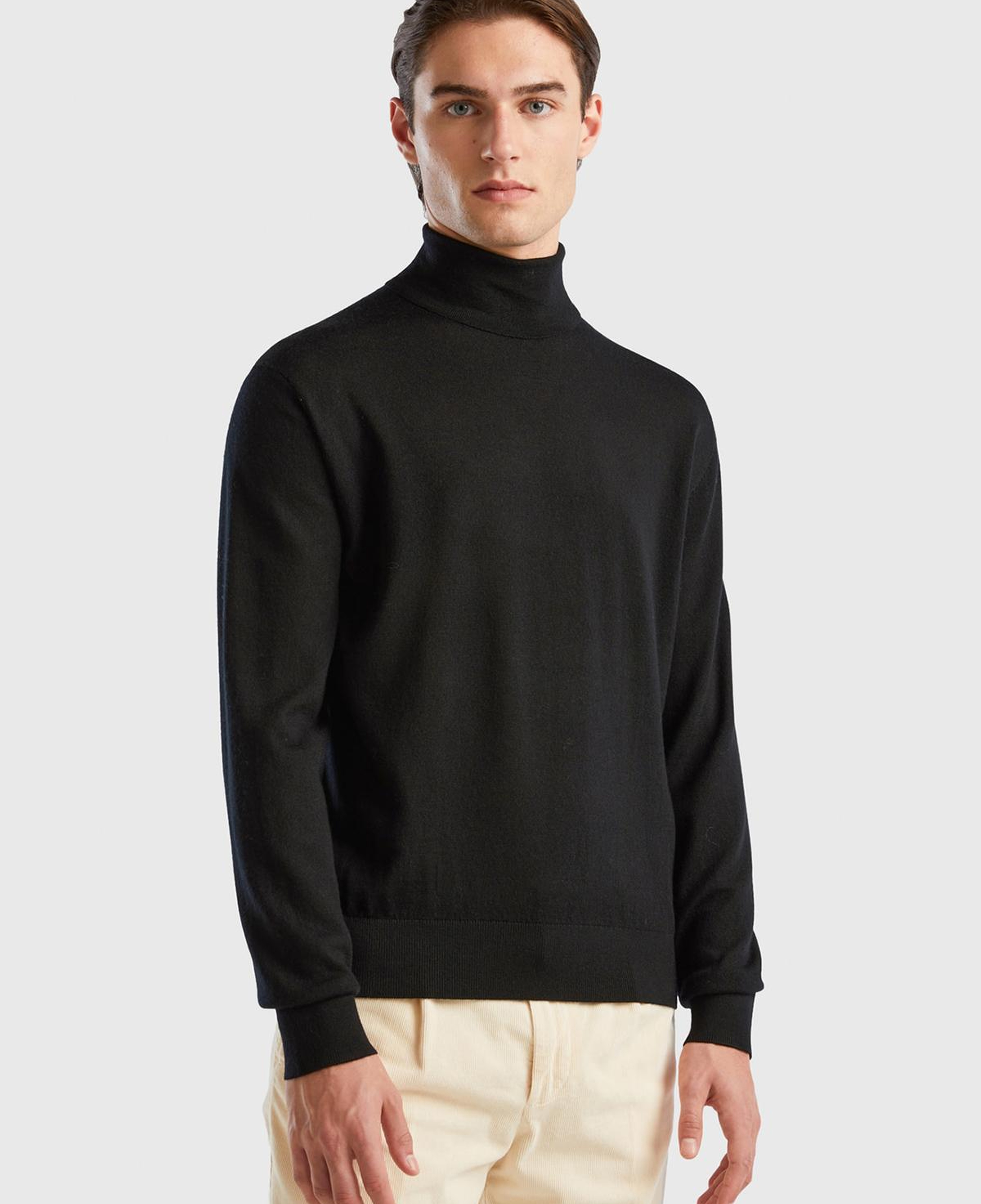 Erkek Siyah %100 Extra Fine Merino Dik Yaka Kazak