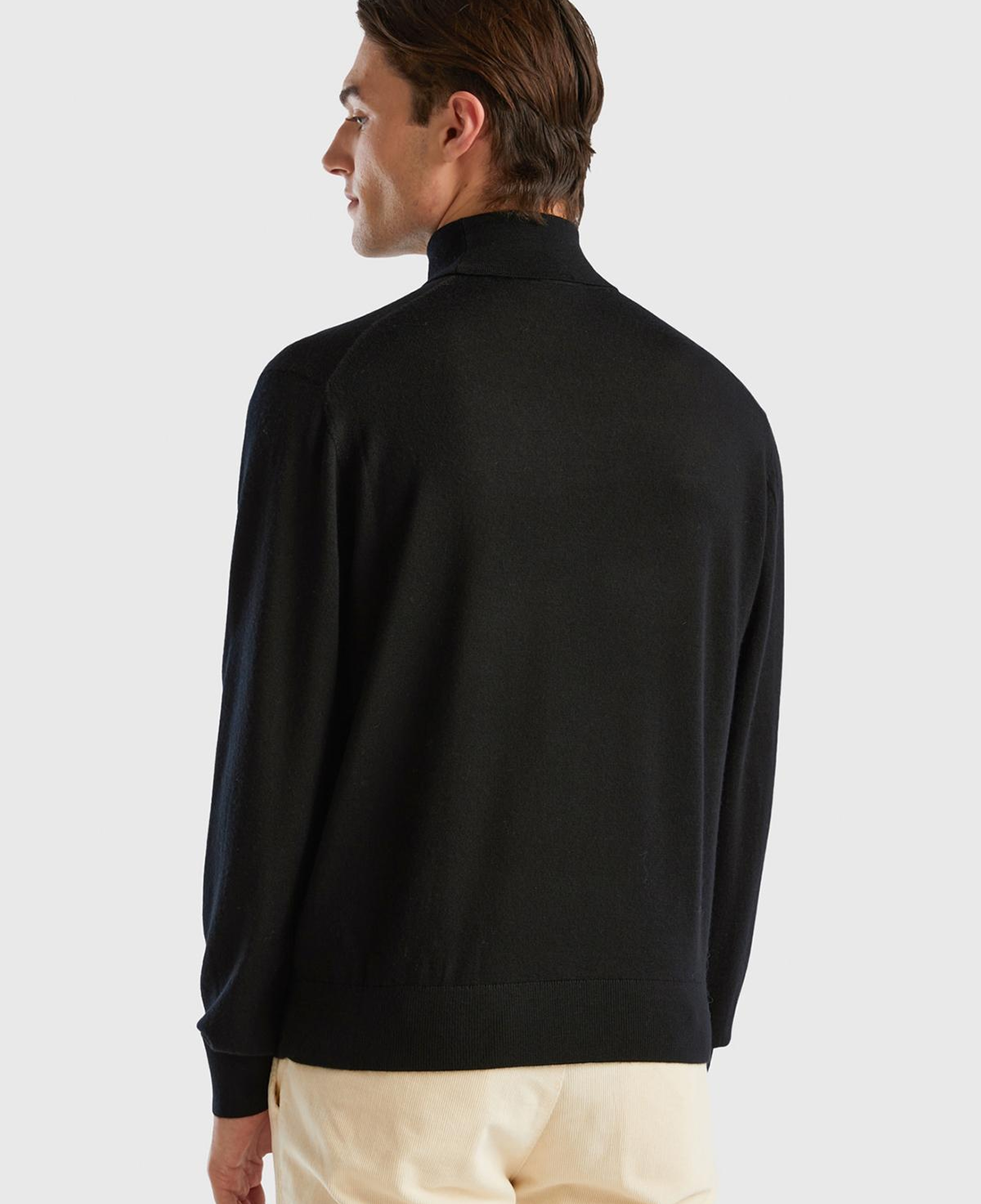 Erkek Siyah %100 Extra Fine Merino Dik Yaka Kazak