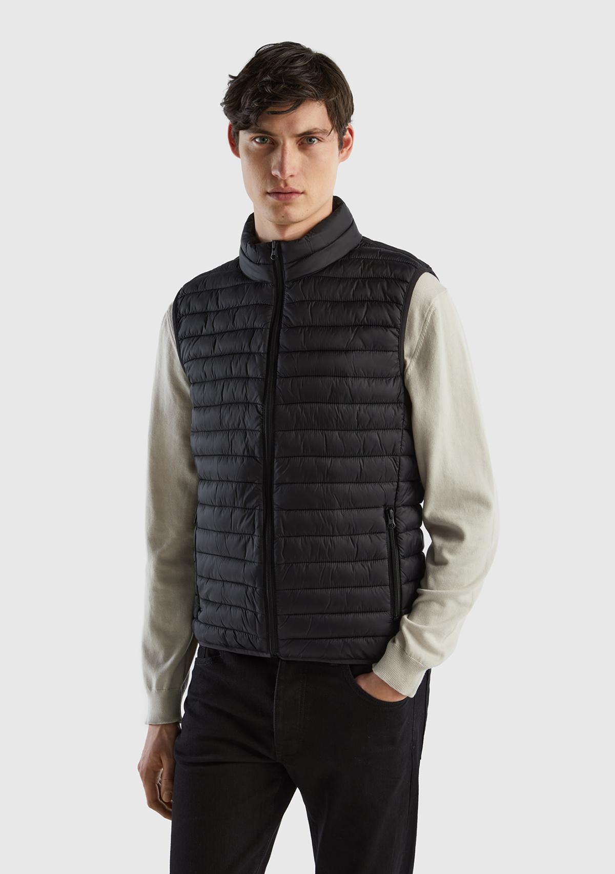 Erkek Siyah Eco-Recyle Dolgulu Pufa Yelek