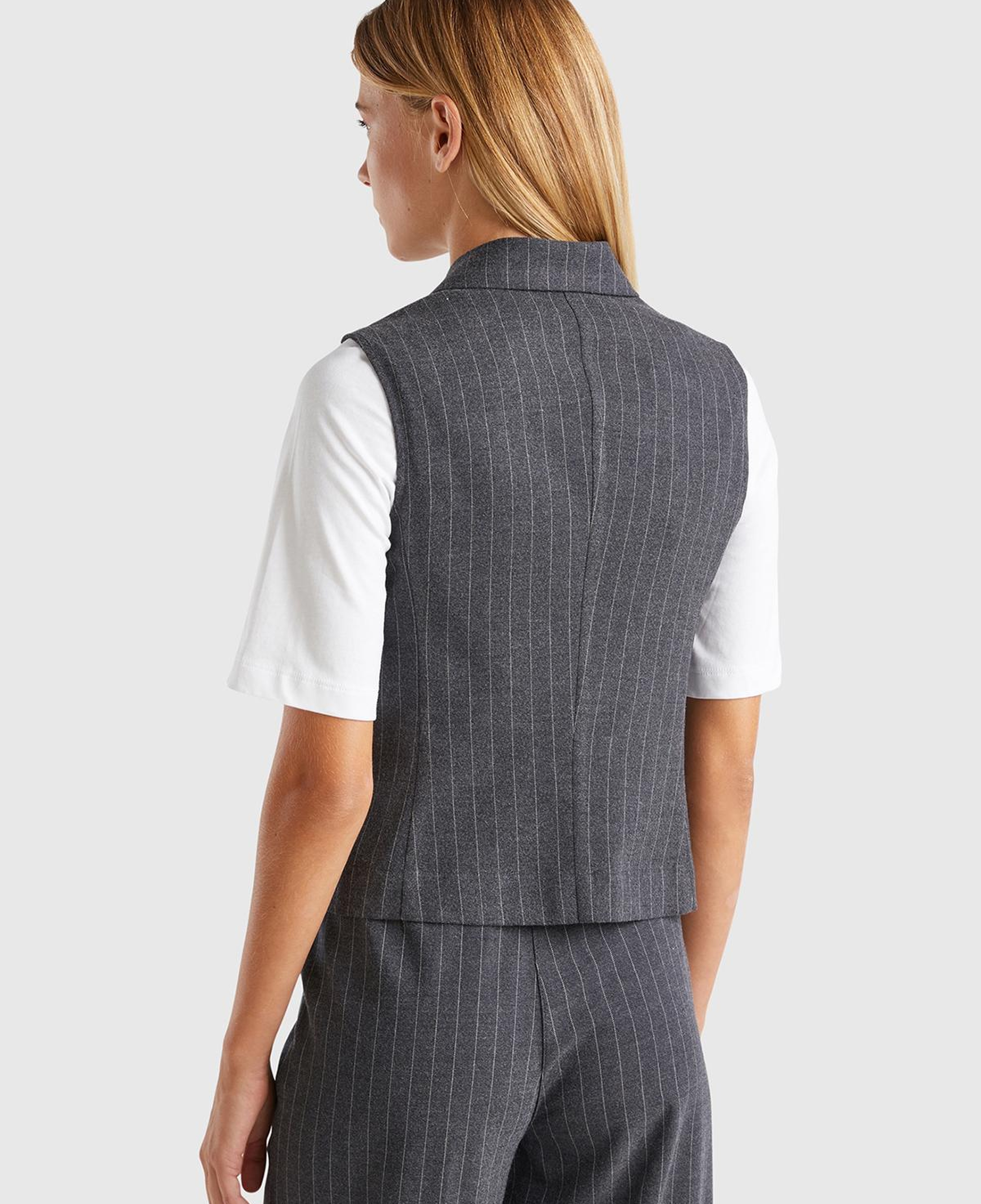 Kadın Antrasit Viskoz Karışımlı Düğmeli Çizgili Sivri Yaka Kruvaze Yelek