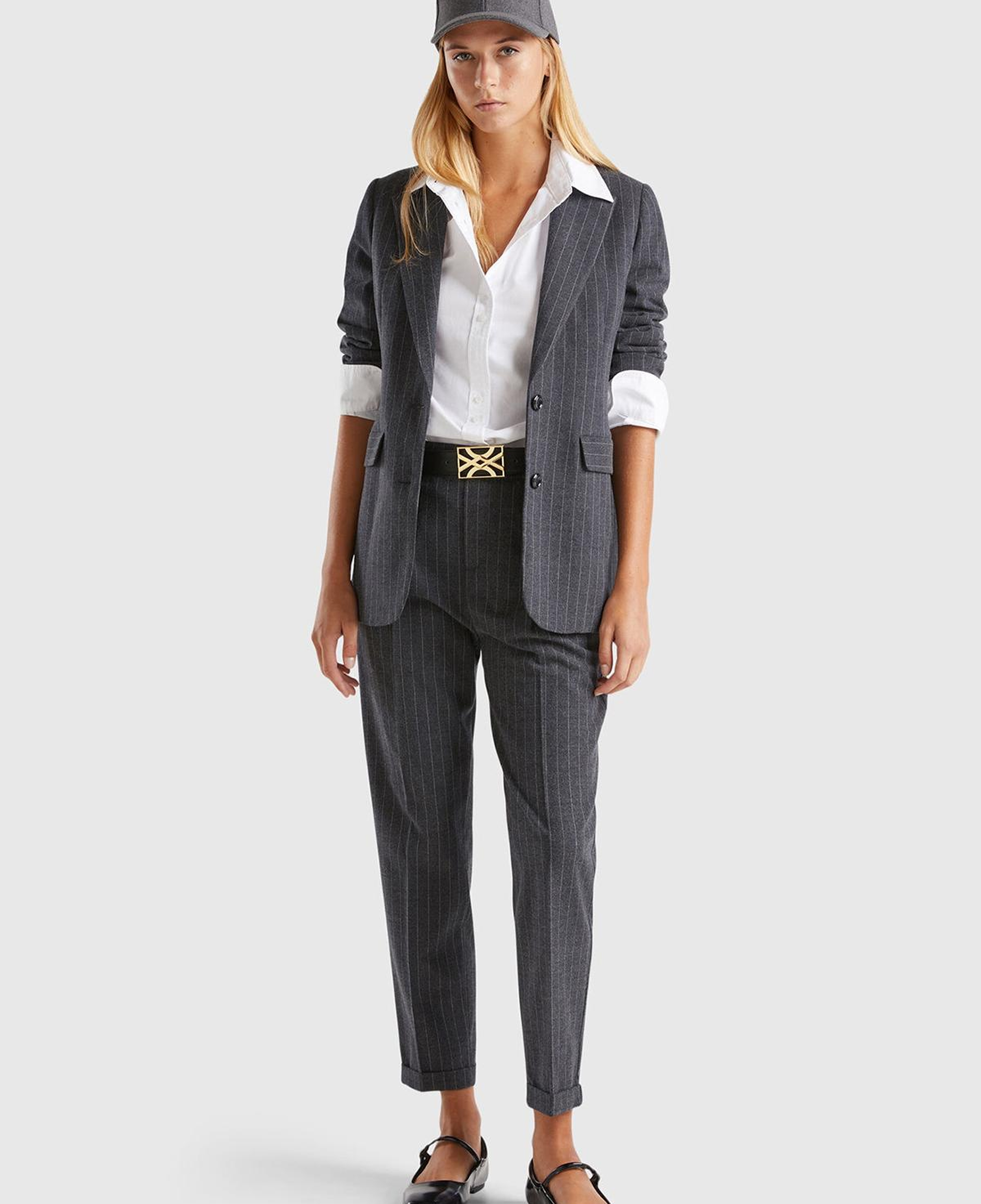 Kadın Antrasit Viskoz Karışımlı Düğme Kapamalı Çizgili Sivri Yaka Blazer Ceket