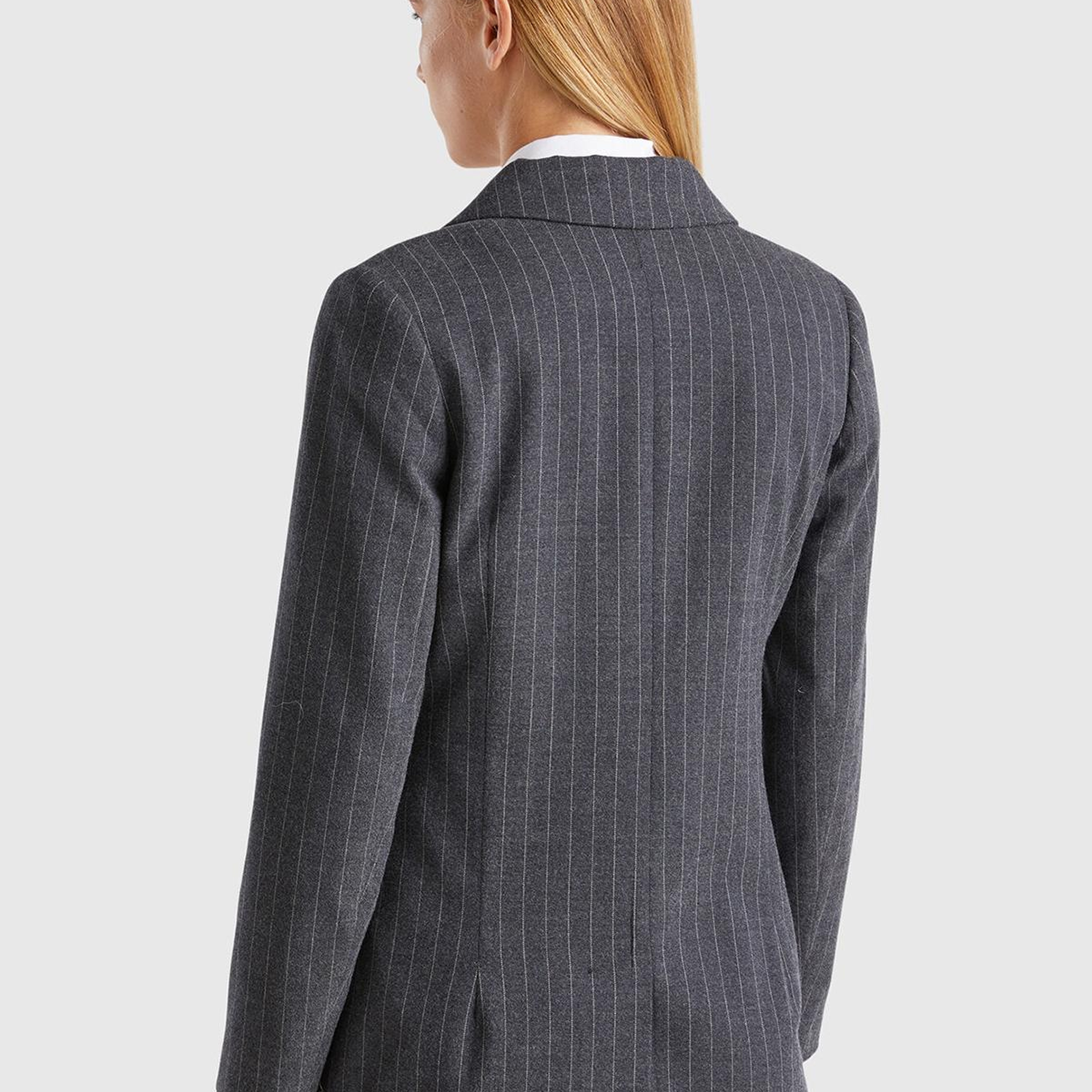 Kadın Antrasit Viskoz Karışımlı Düğme Kapamalı Çizgili Sivri Yaka Blazer Ceket