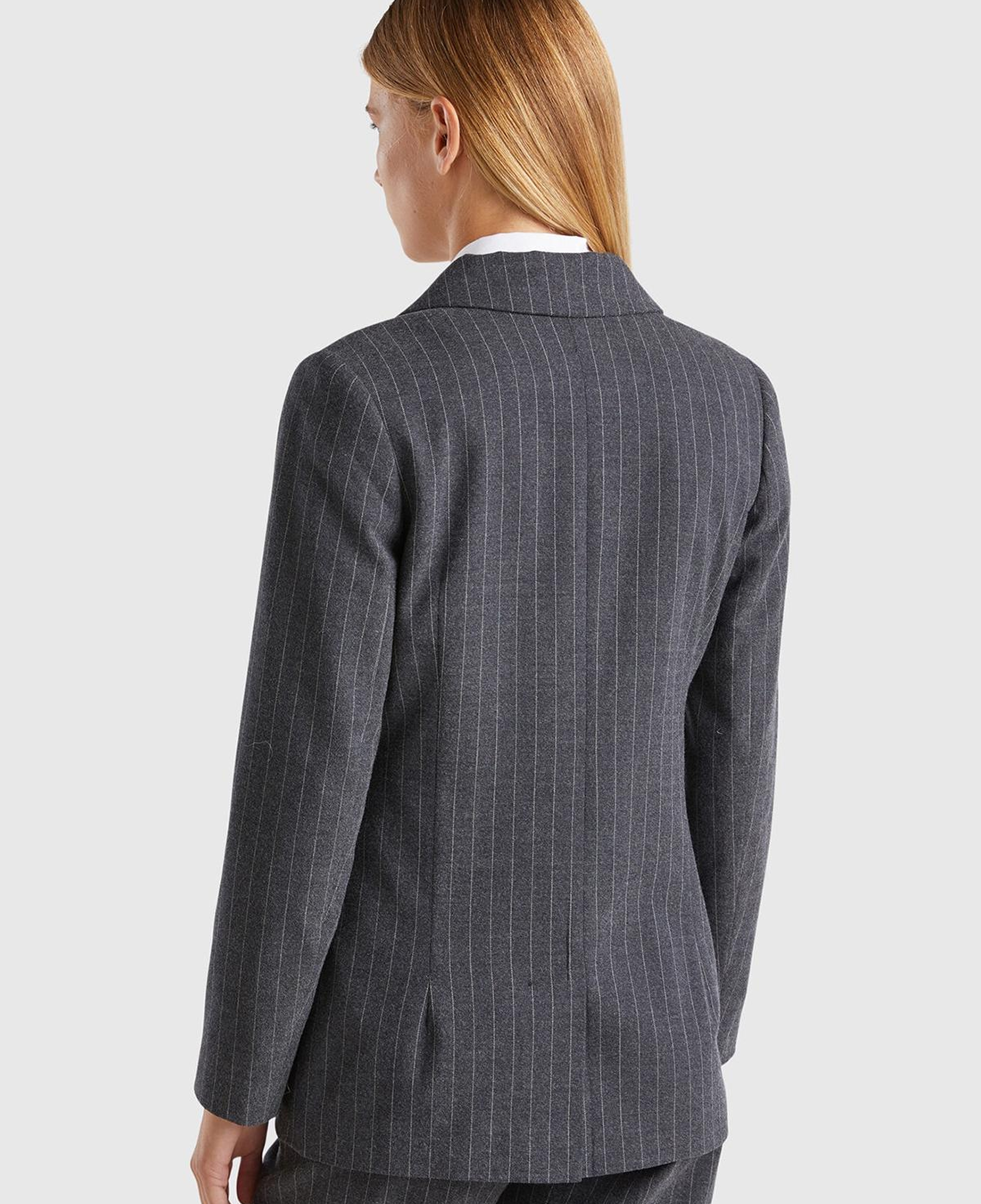 Kadın Antrasit Viskoz Karışımlı Düğme Kapamalı Çizgili Sivri Yaka Blazer Ceket