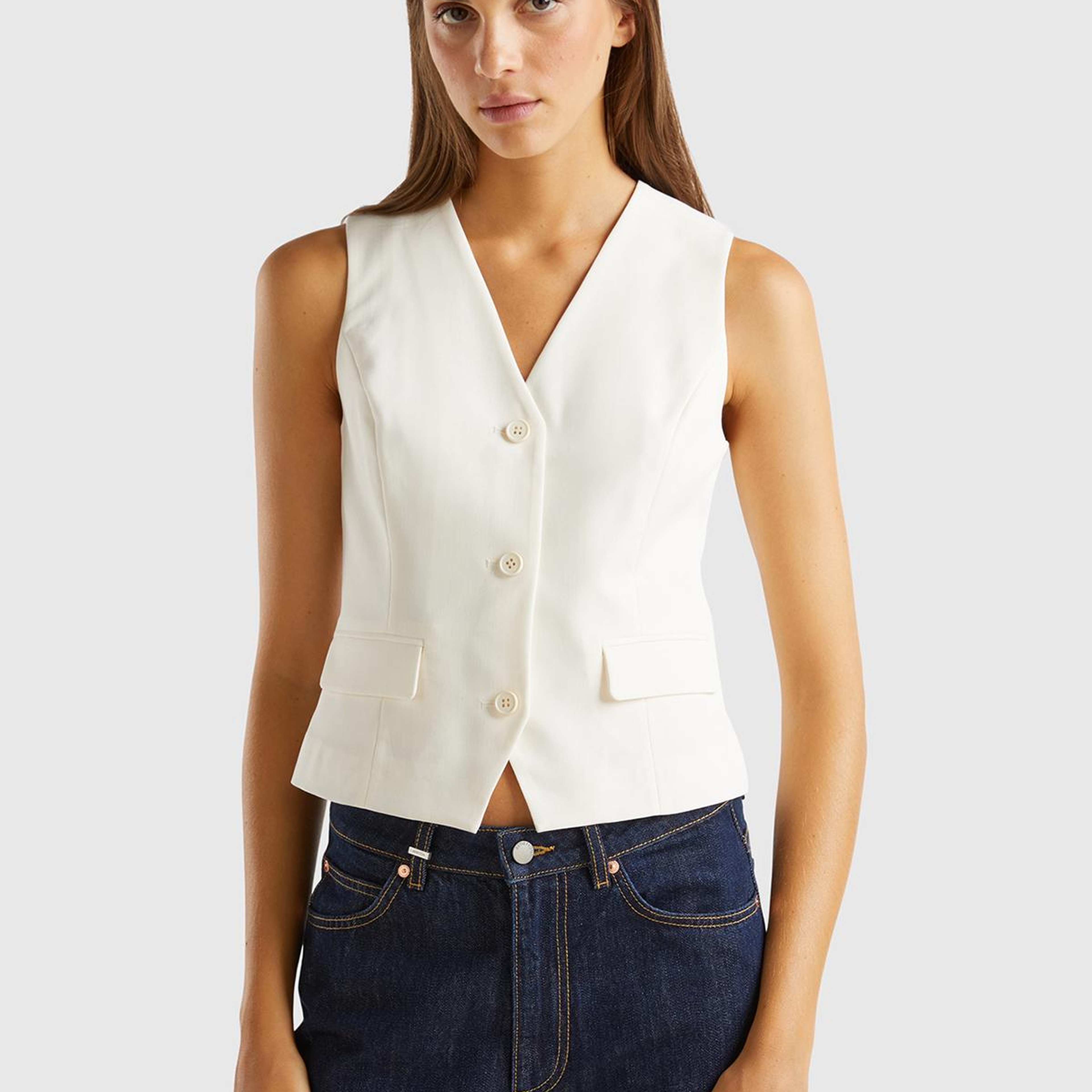 Kadın Krem Kapaklı Cep Tasarımı 3 Düğmeli V Yaka Yelek