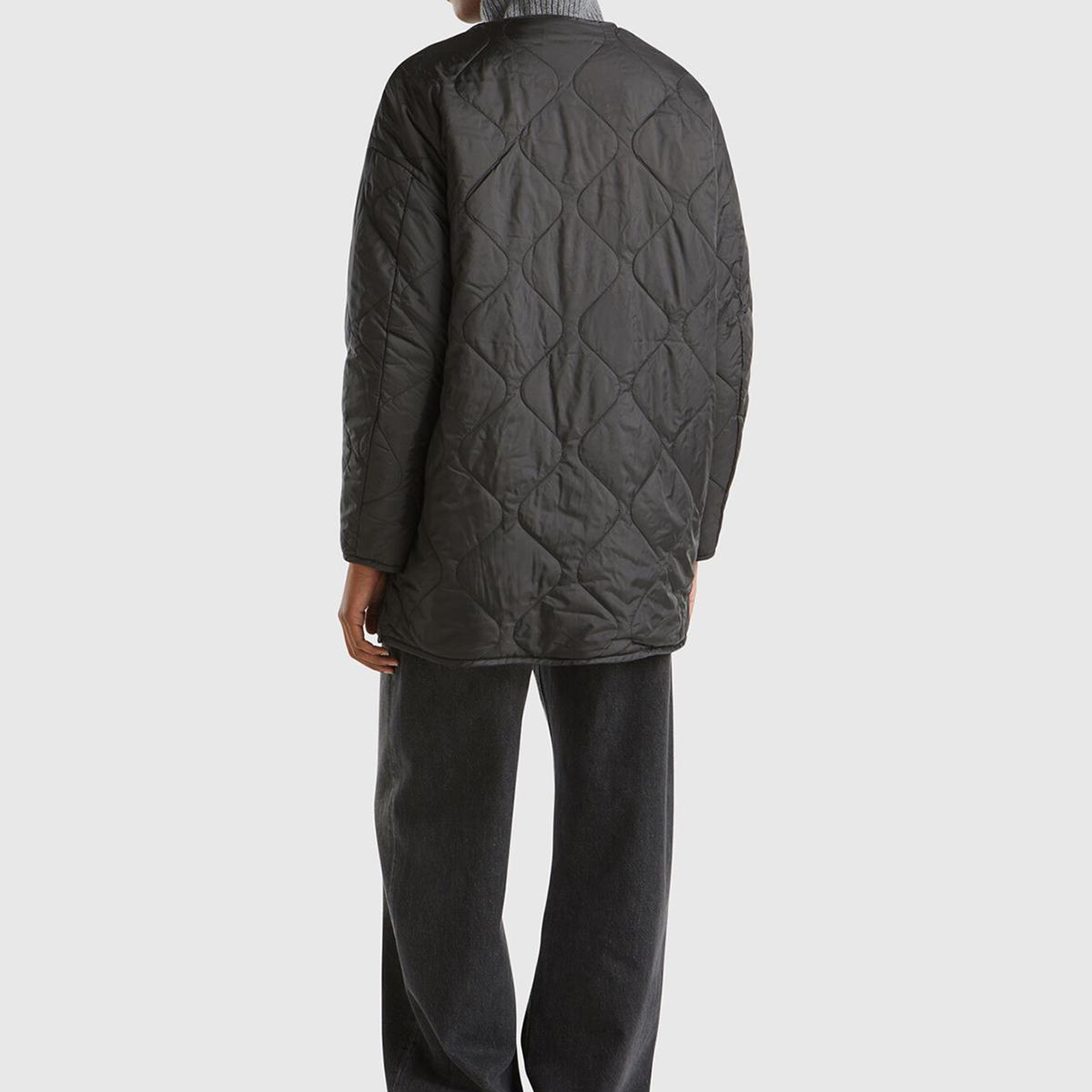 Kadın Siyah İçi Kürklü Dışı Kapitone Detaylı Önü Düğmeli Mont