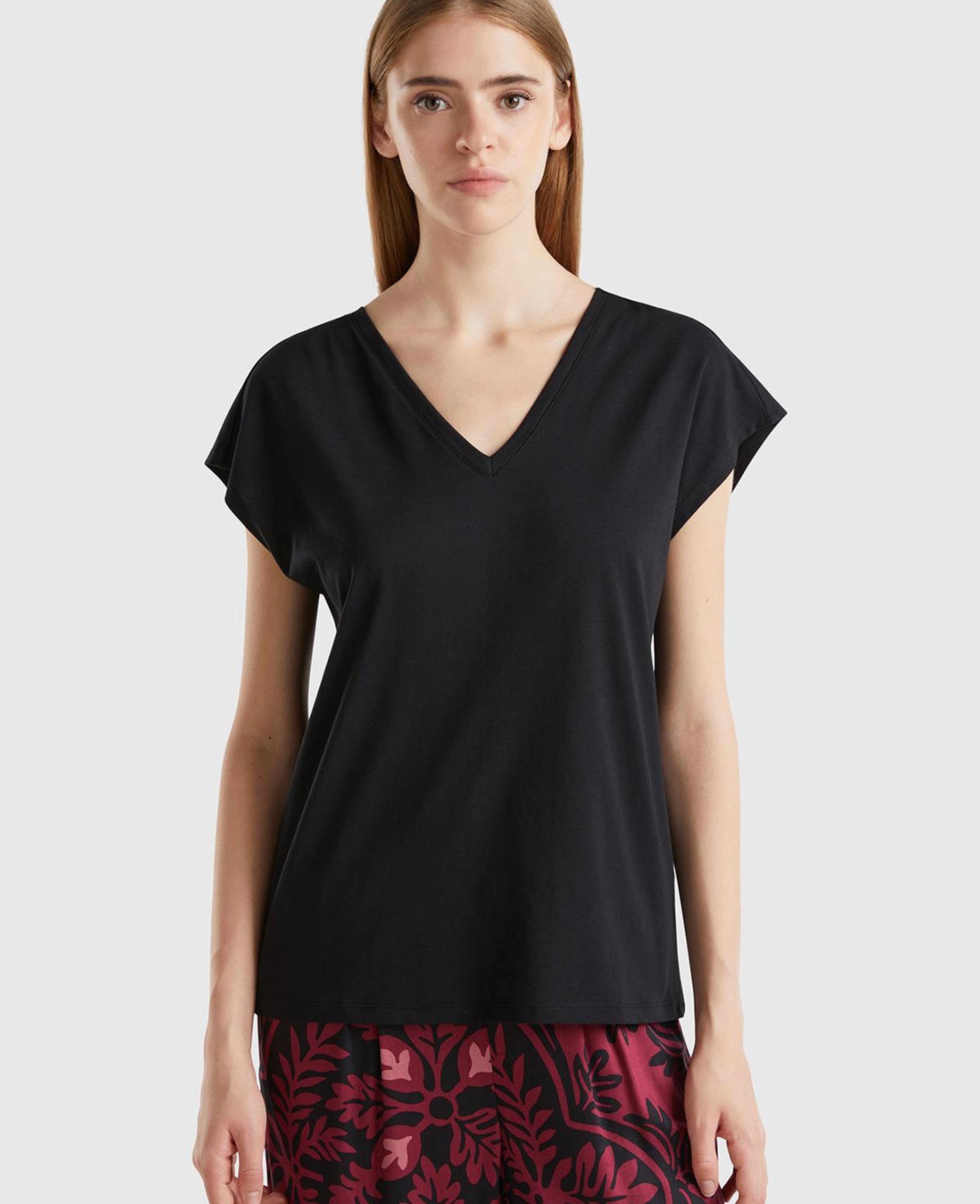 Kadın Siyah %100 Pamuk Önü ve Arkası V Yaka Düz Kesim Kolsuz Sweatshirt