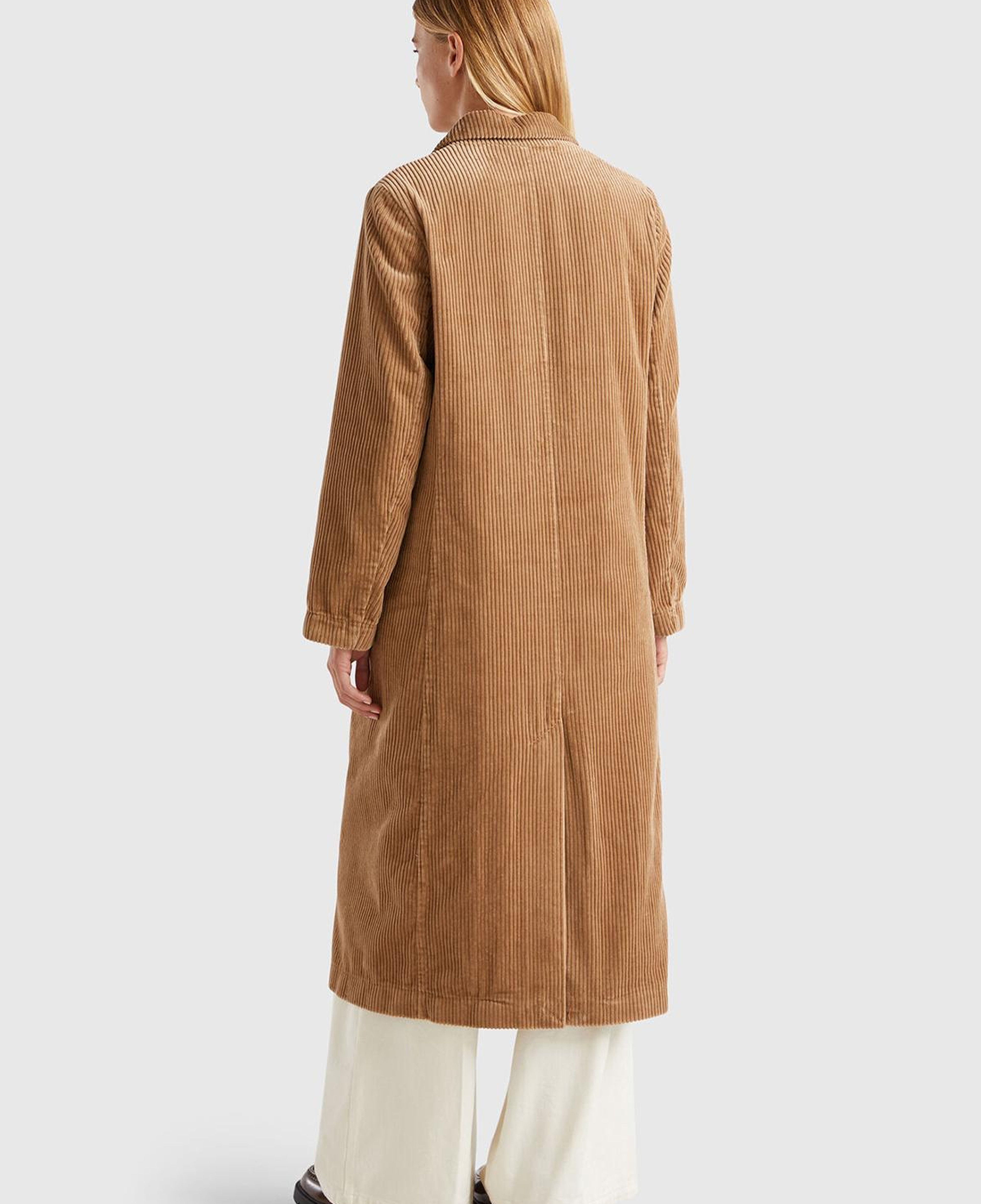 Kadın Kahverengi %100 Pamuk Önü Düğme Kapamalı Devrik Yaka Kruvaze Kaban