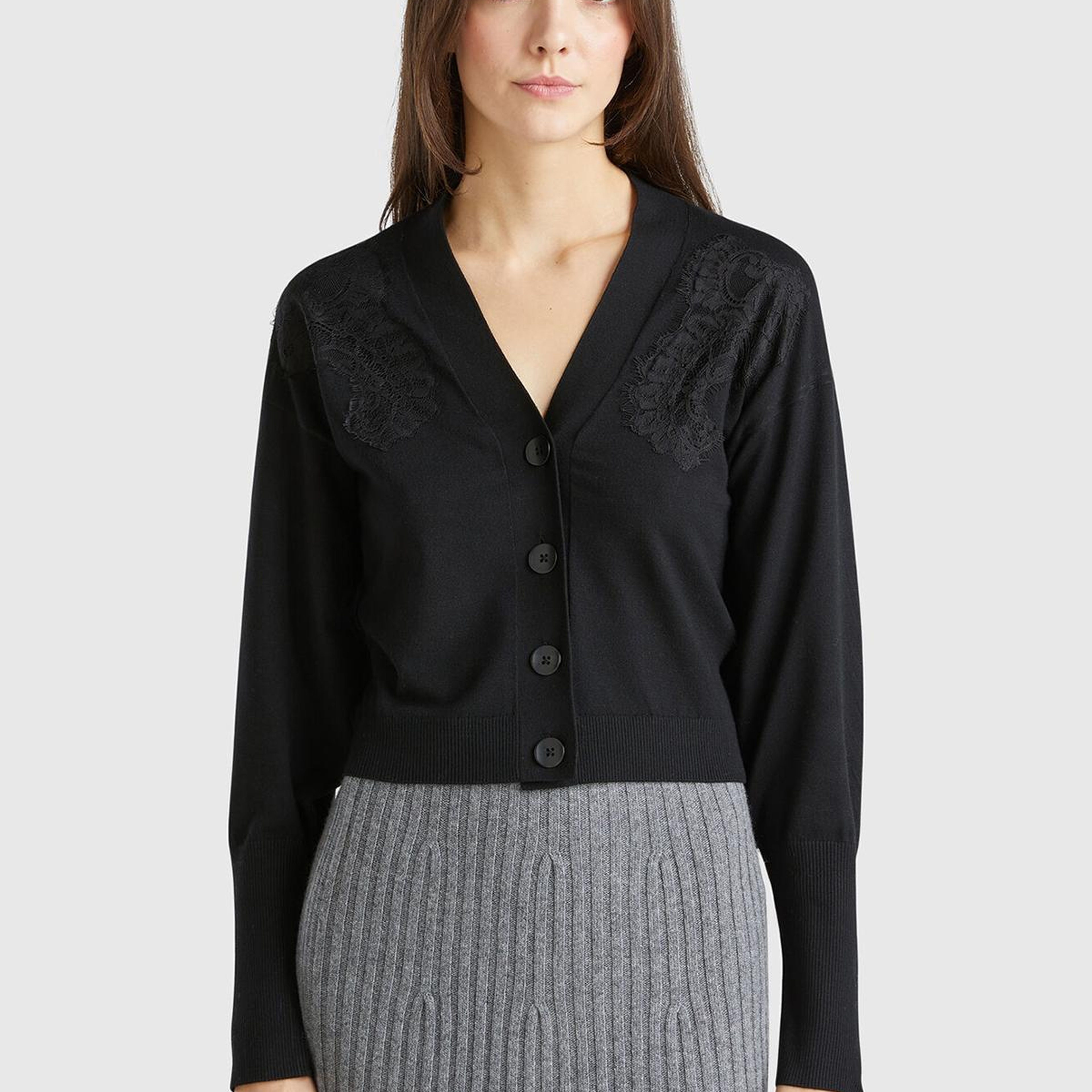 Kadın Siyah Viskoz Karışımlı Önü Dantel Detaylı Yüksek Manşet Hırka