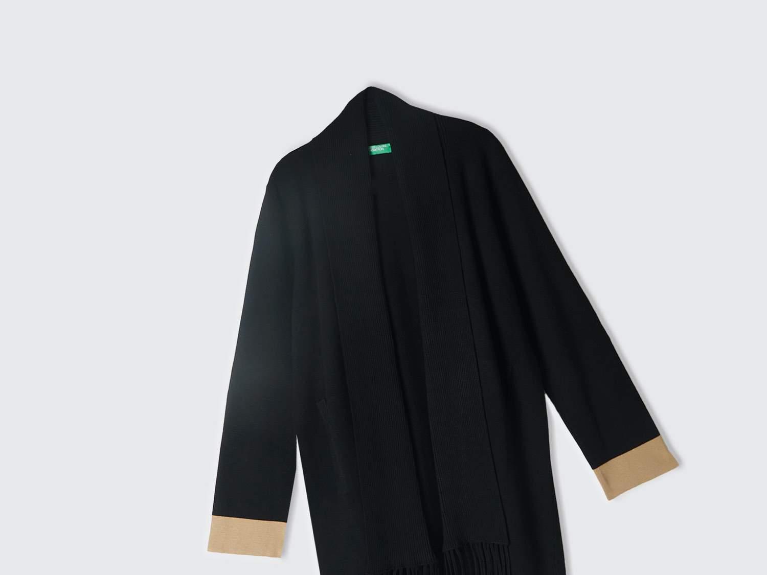 Kadın Siyah Viskoz Karışımlı Püsküllü Şal Yakalı Örme Hırka