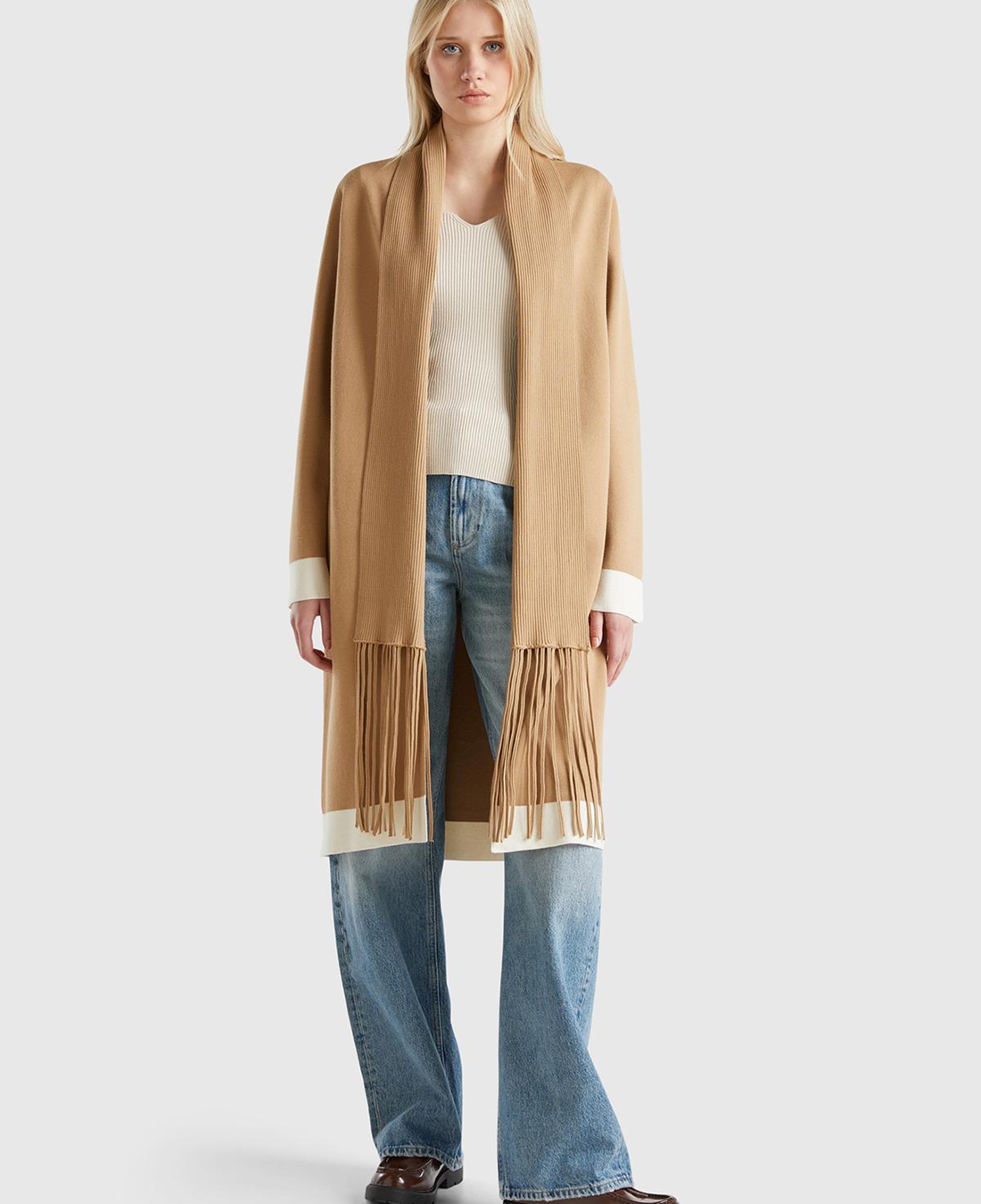 Kadın Bej Viskoz Karışımlı Püsküllü Şal Yakalı Örme Hırka