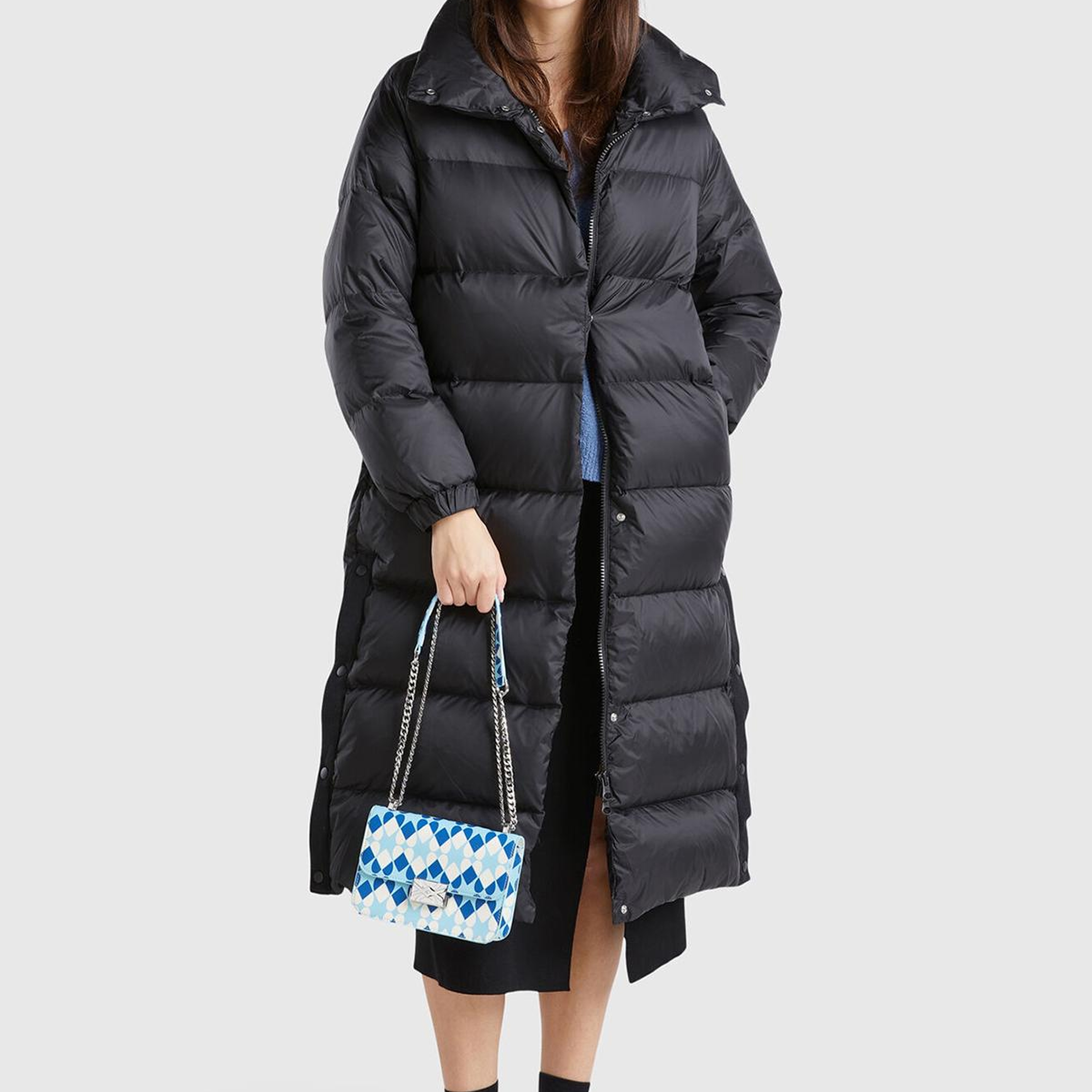 Kadın Siyah Kaz Tüyü Dolgulu Düğme Kapamalı Yüksek Yaka Uzun Şişme Mont