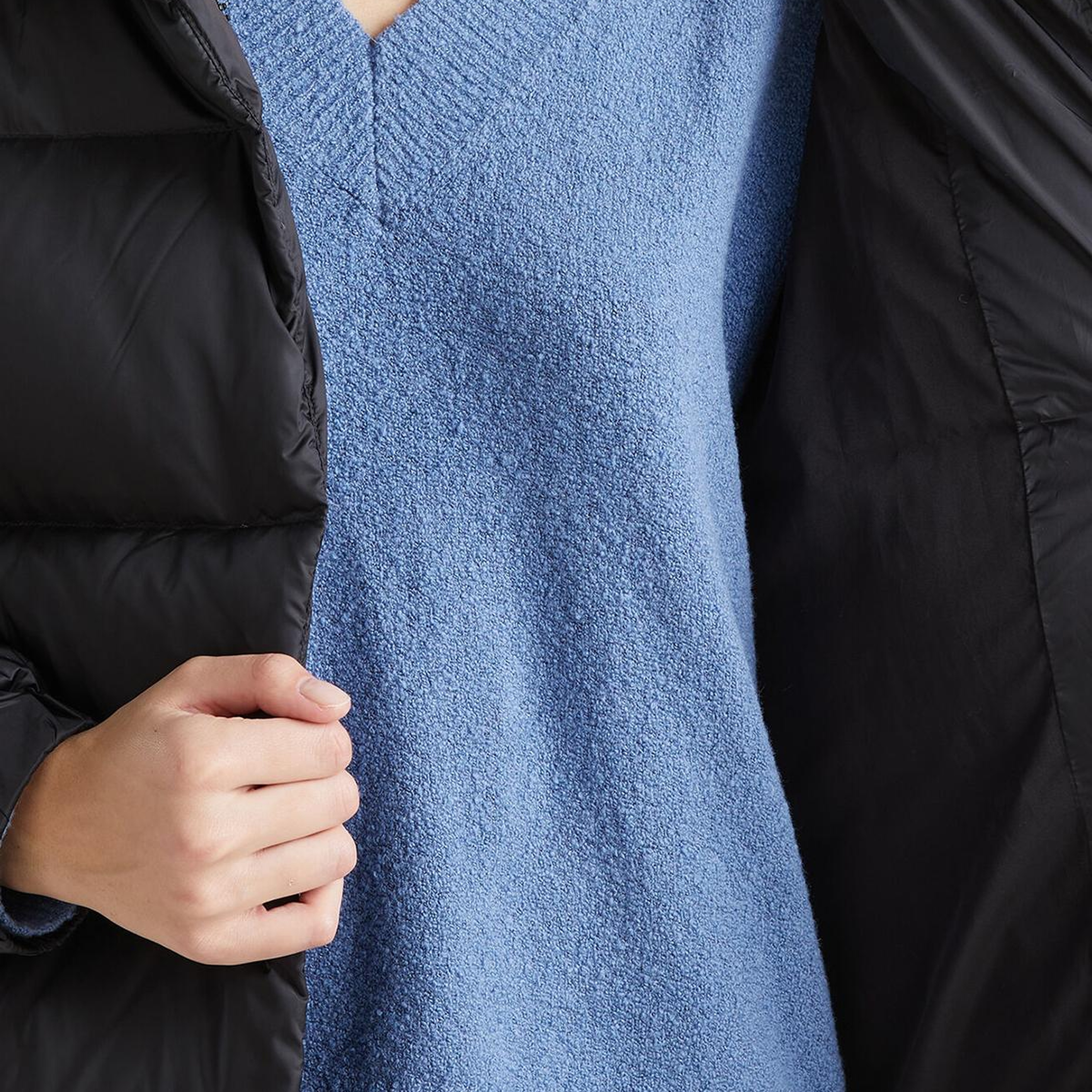 Kadın Siyah Kaz Tüyü Dolgulu Düğme Kapamalı Yüksek Yaka Uzun Şişme Mont