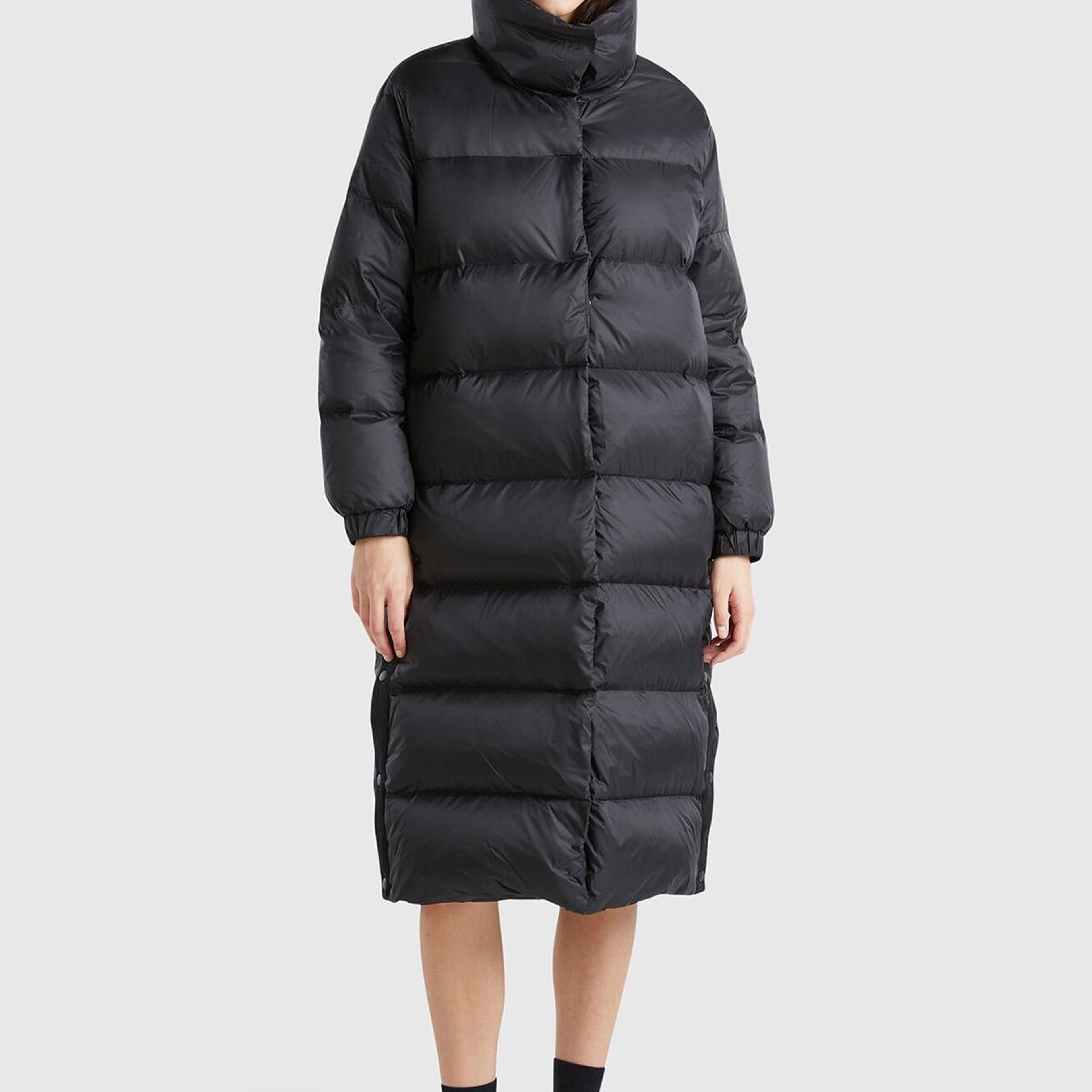 Kadın Siyah Kaz Tüyü Dolgulu Düğme Kapamalı Yüksek Yaka Uzun Şişme Mont