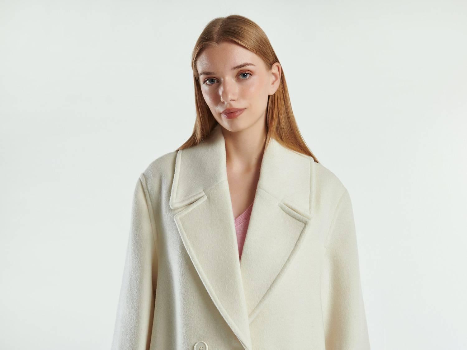 Kadın Krem Kontrast Renk Detaylı Yanları Cepli Tek Düğmeli Kaban