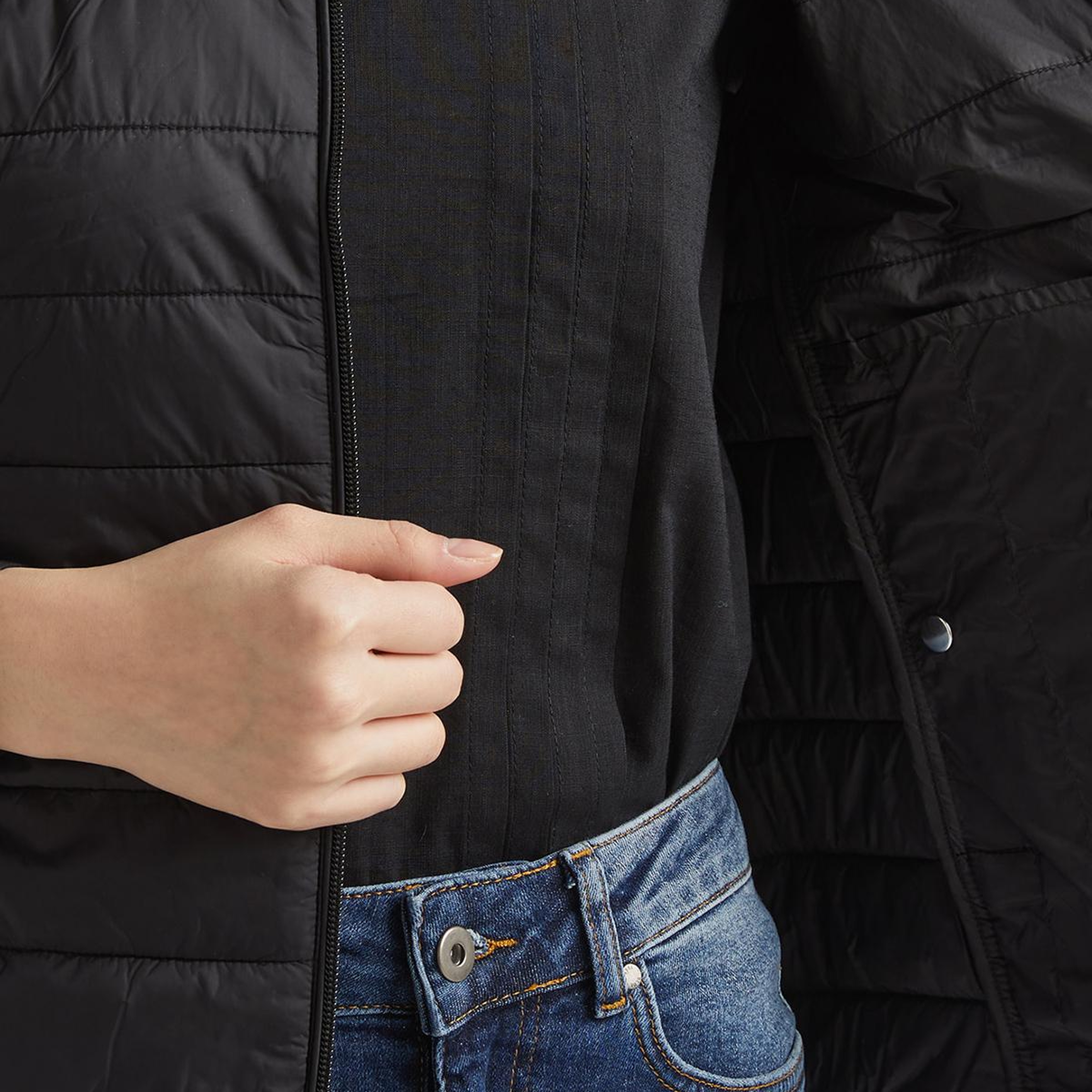 Kadın Siyah Recycled Polyester Dolgulu  Pufa Yelek