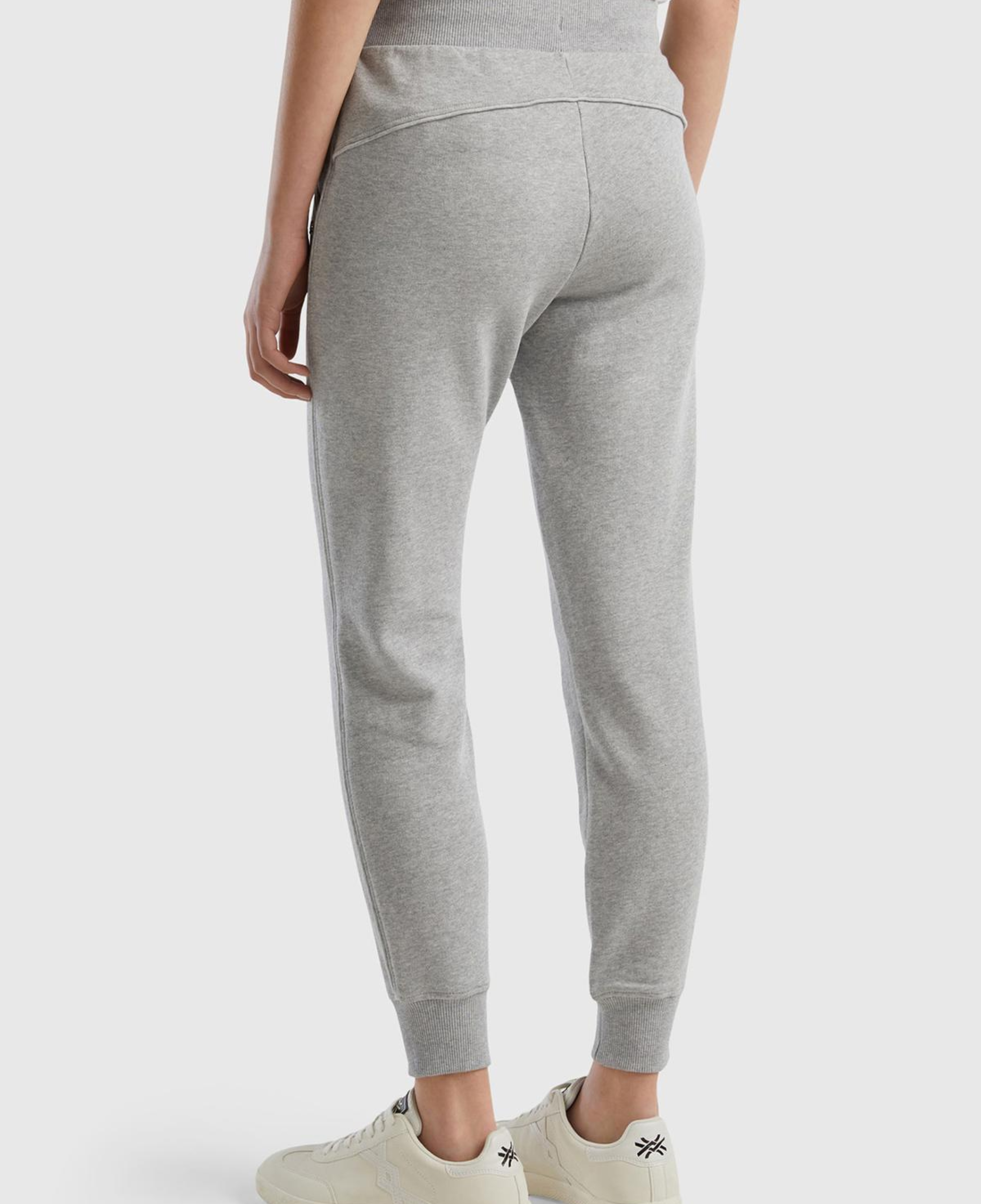 Kadın Gri Melanj %100 Pamuk Yanları Cepli Beli Büzgülü Jogger Eşofman Altı